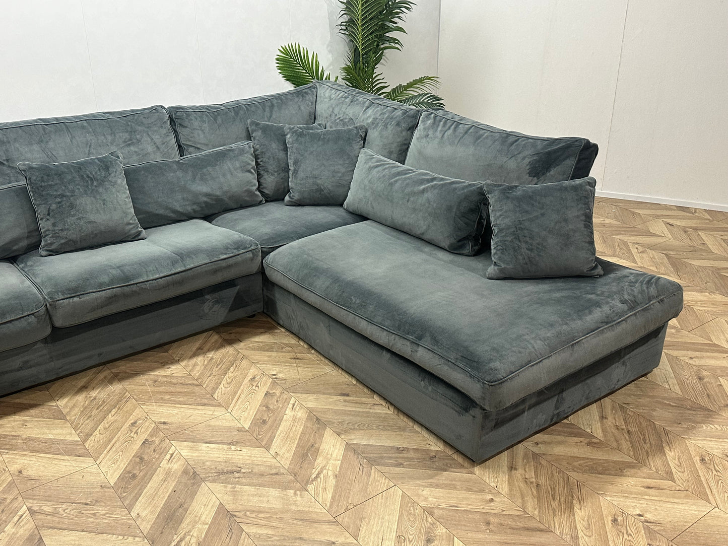 Blauwe Velvet Hoekbank ~ Losse Kussens Met Afneembare Hoezen