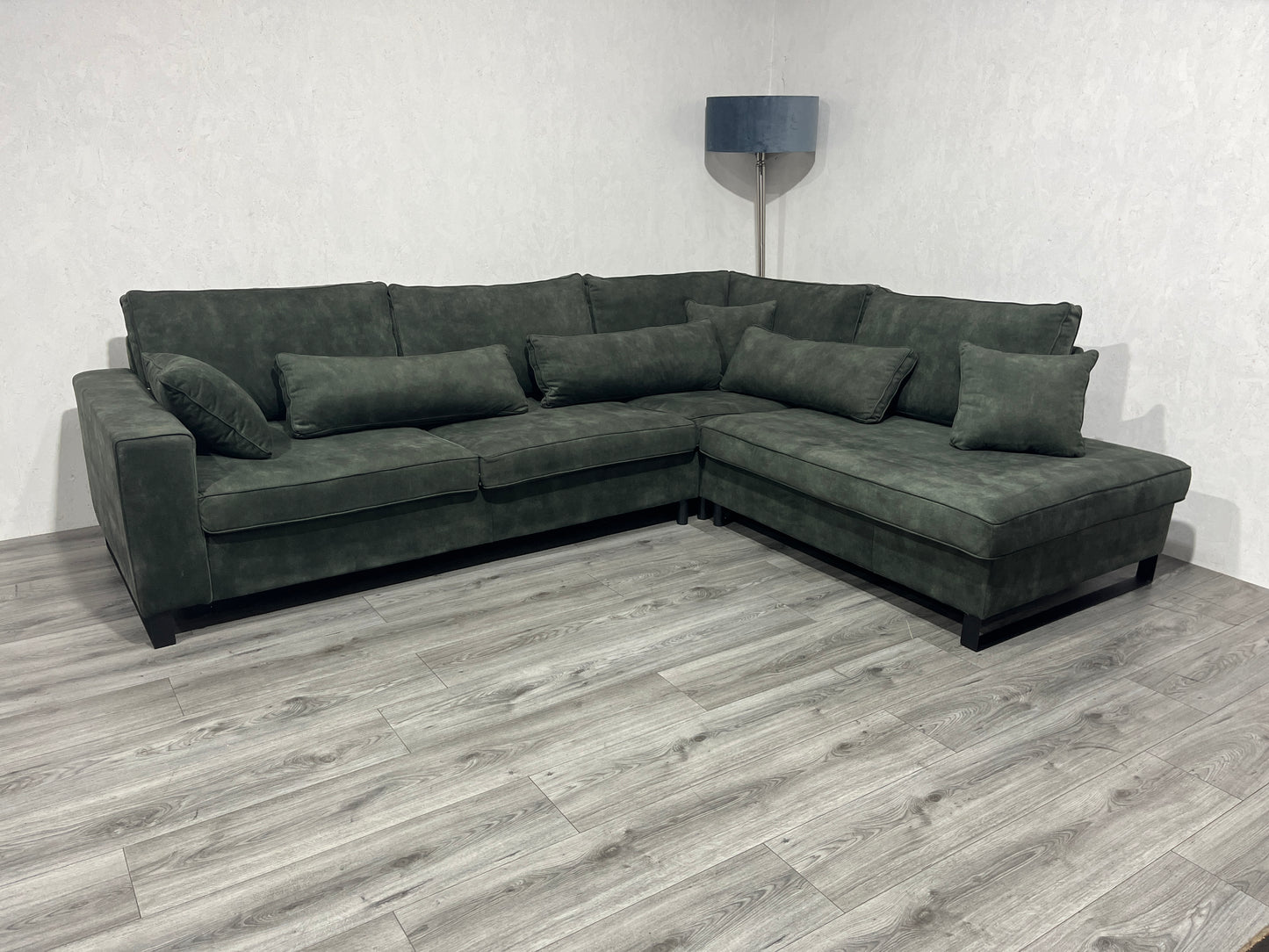Ruime Donker Groene Velvet Hoekbank ~ Nieuwstaat