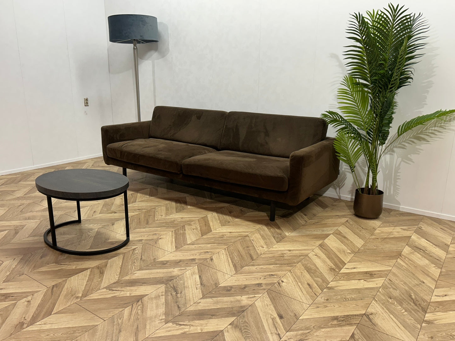 Lifestyle Bruine Velvet 2 zits Bank ~ Losse Kussens Met Afmeembare Hoezen