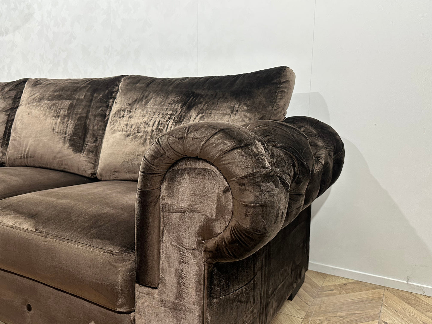 Eric Kuster Bruine Velvet Hoekbank ~ Losse Rugkussens Met Afneembare Hoezen