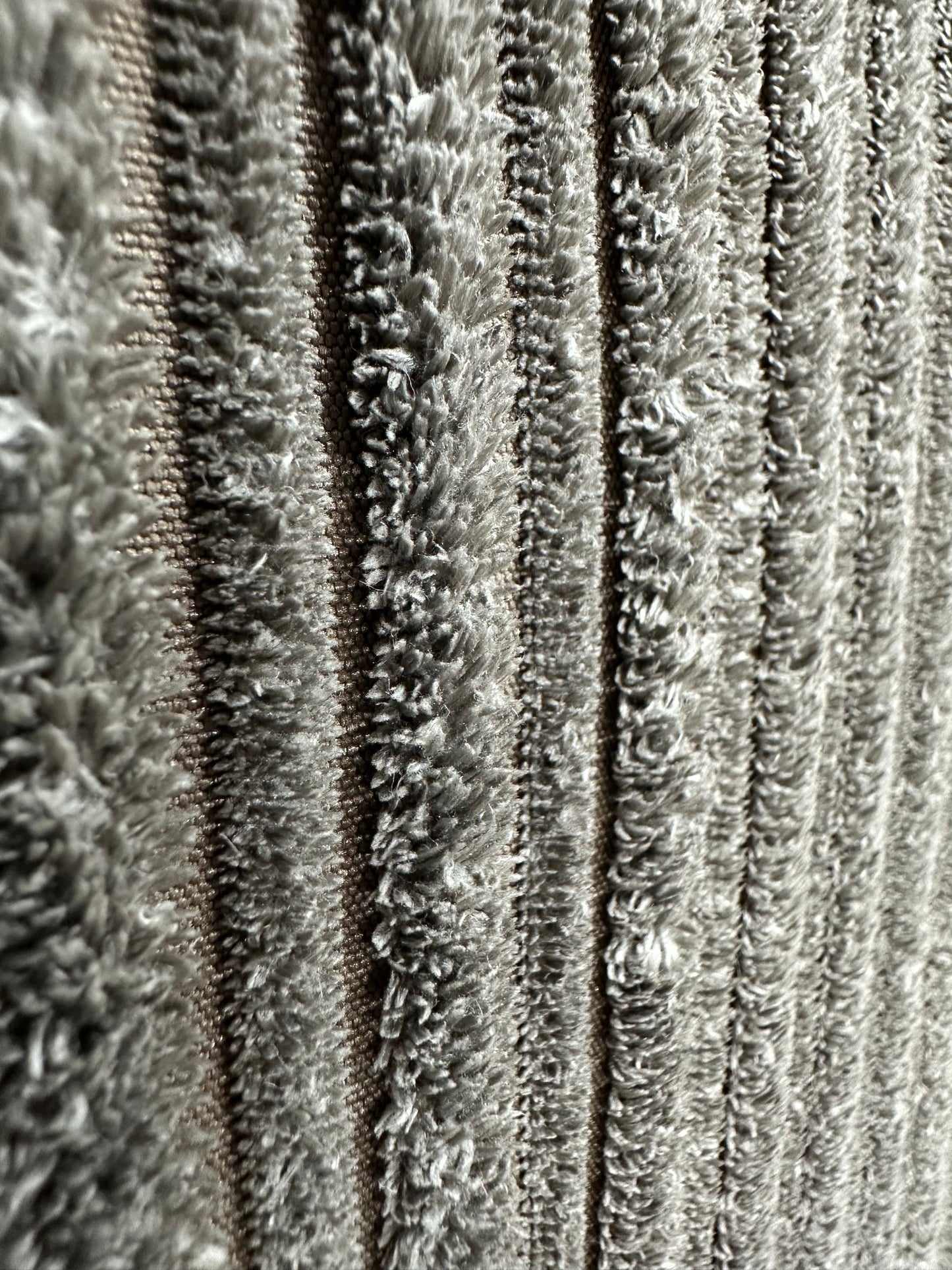 Taupe Ribstof Hoekbank ~ Losse Kussens Met Afneembare Hoezen