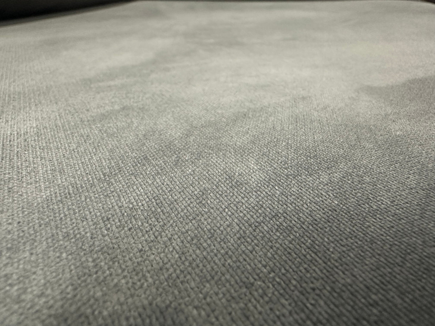 Grijze Velvet Fauteuil ~ Losse Kussens Met Afneembare Hoezen