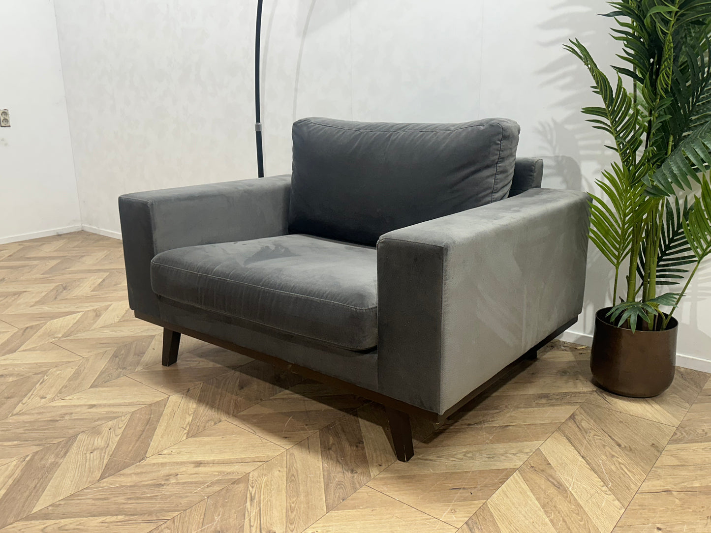 Grijze Velvet Fauteuil ~ Losse Kussens Met Afneembare Hoezen