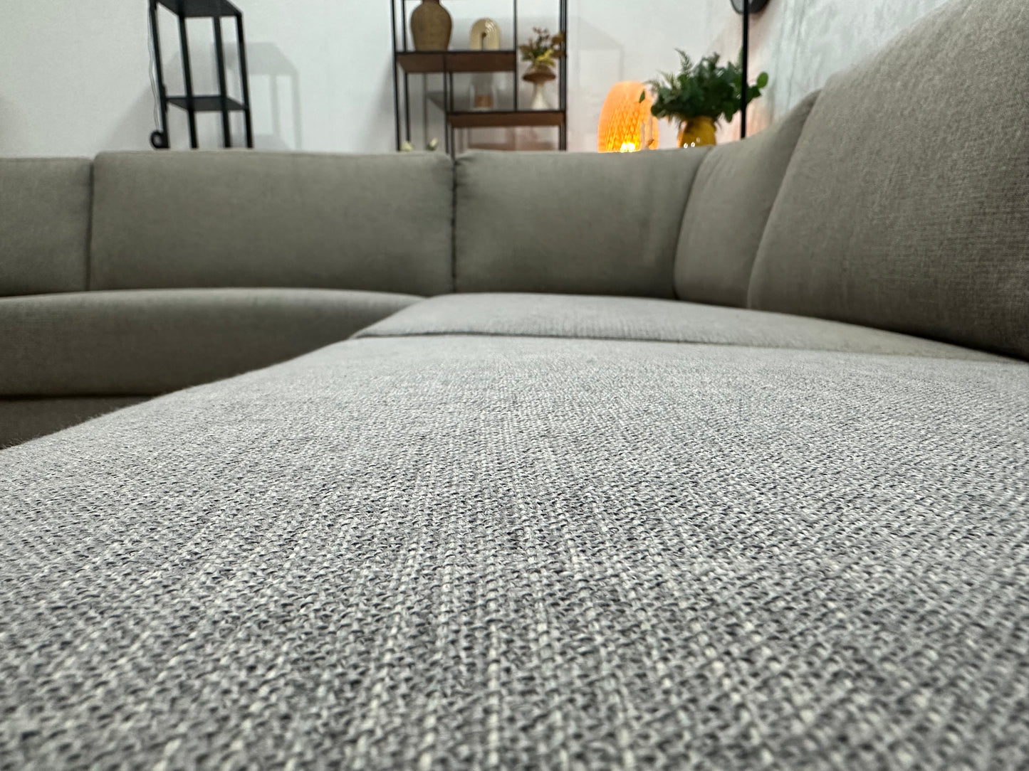 Licht Grijze Ruime Hoekbank ~ Verstelbare Armsteunen