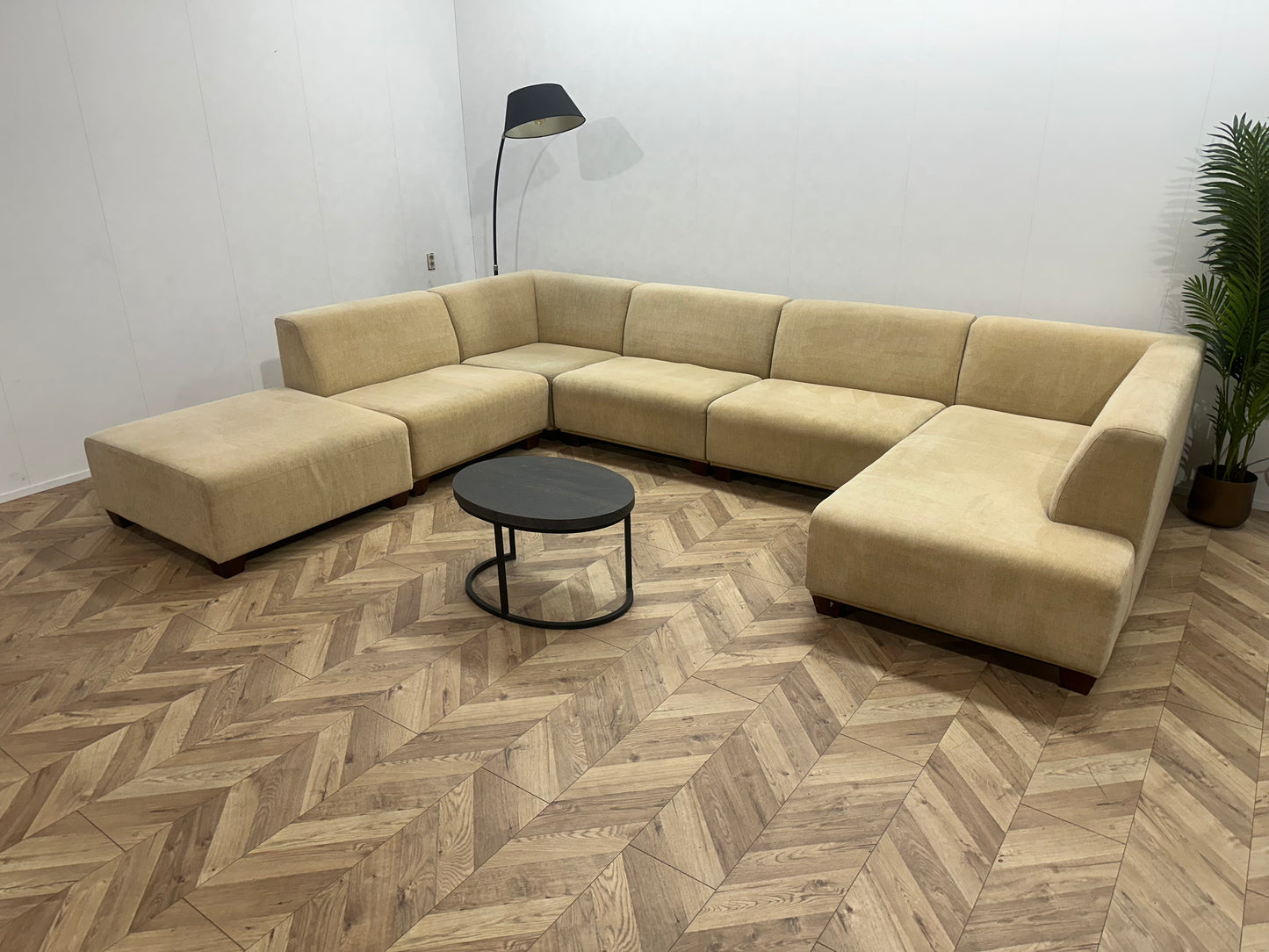 Montèl Beige Ruime U Bank ~ Vaste Kussens