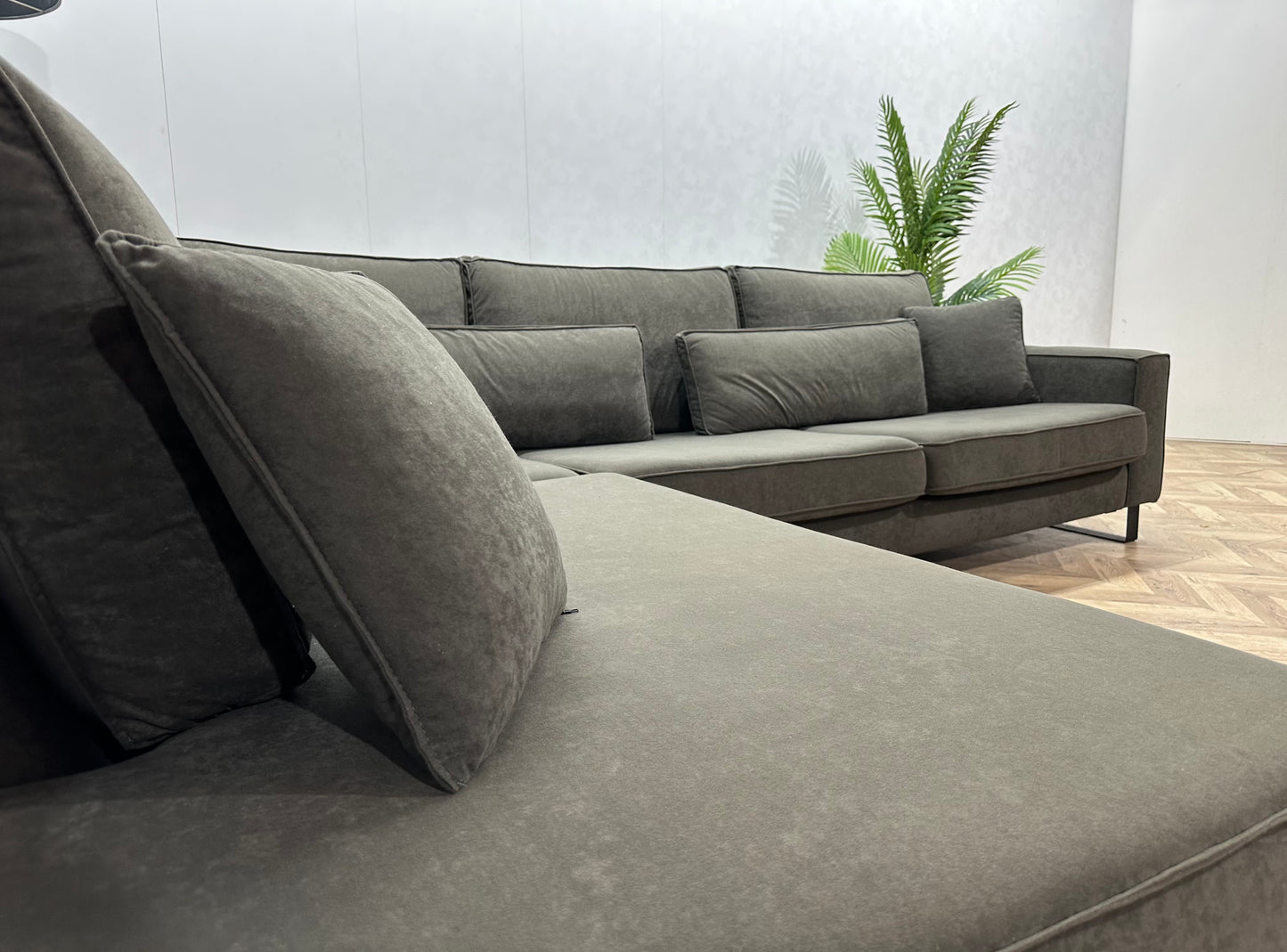 Antraciet Velvet Hoekbank ~ Losse Kussens Met Afneembare Hoezen