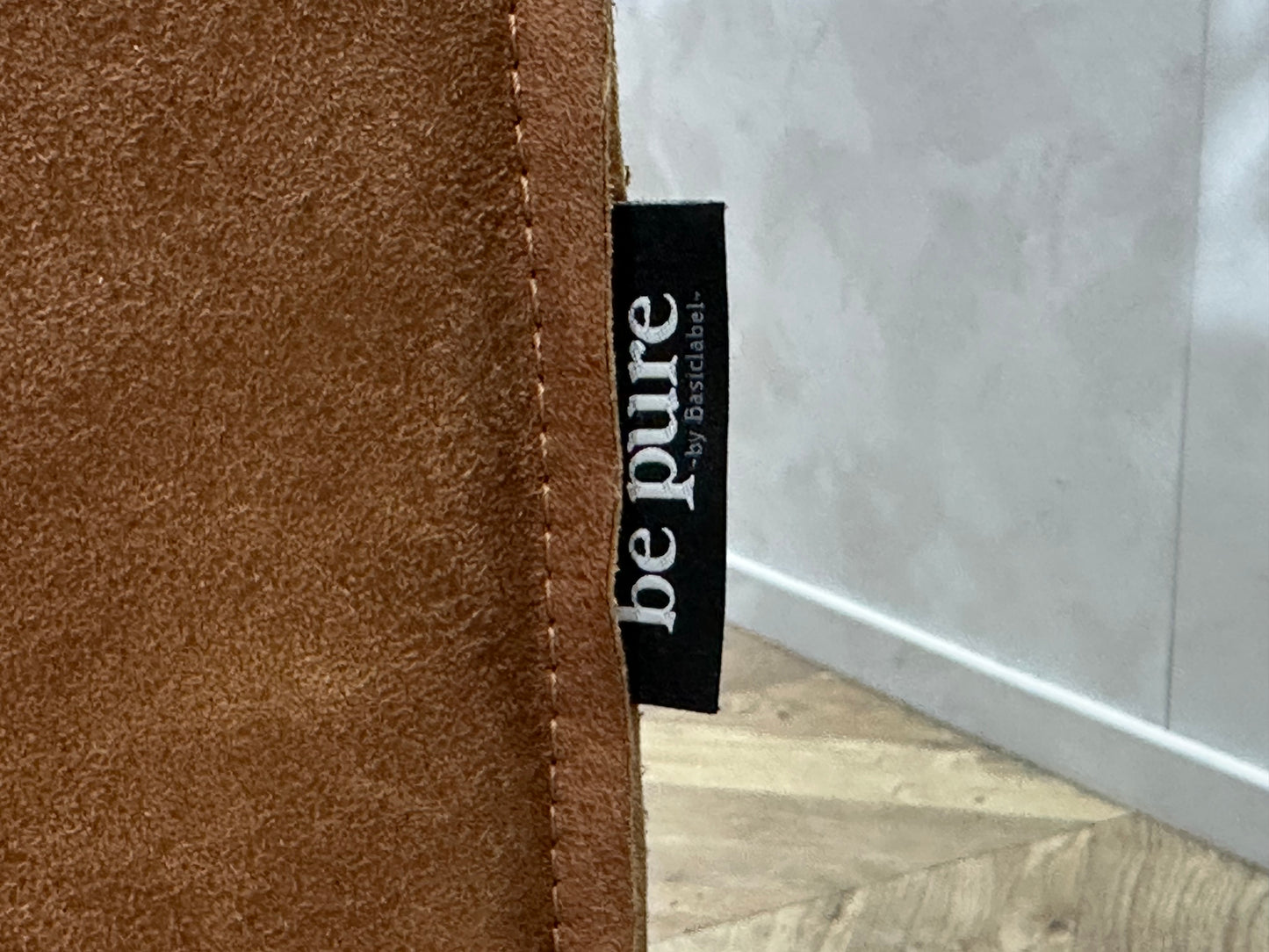 BE Pure Cognac Bruine Suède Lederen 3-Zits Bank ~ Losse Kussens Met Afneembare Hoezen