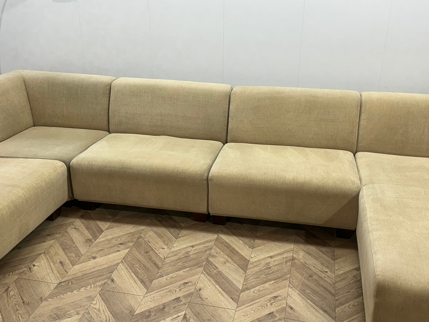 Montèl Beige Ruime U Bank ~ Vaste Kussens