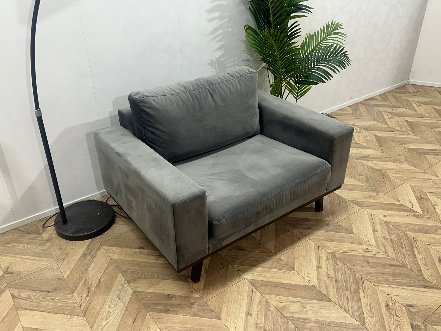 Grijze Velvet Fauteuil ~ Losse Kussens Met Afneembare Hoezen