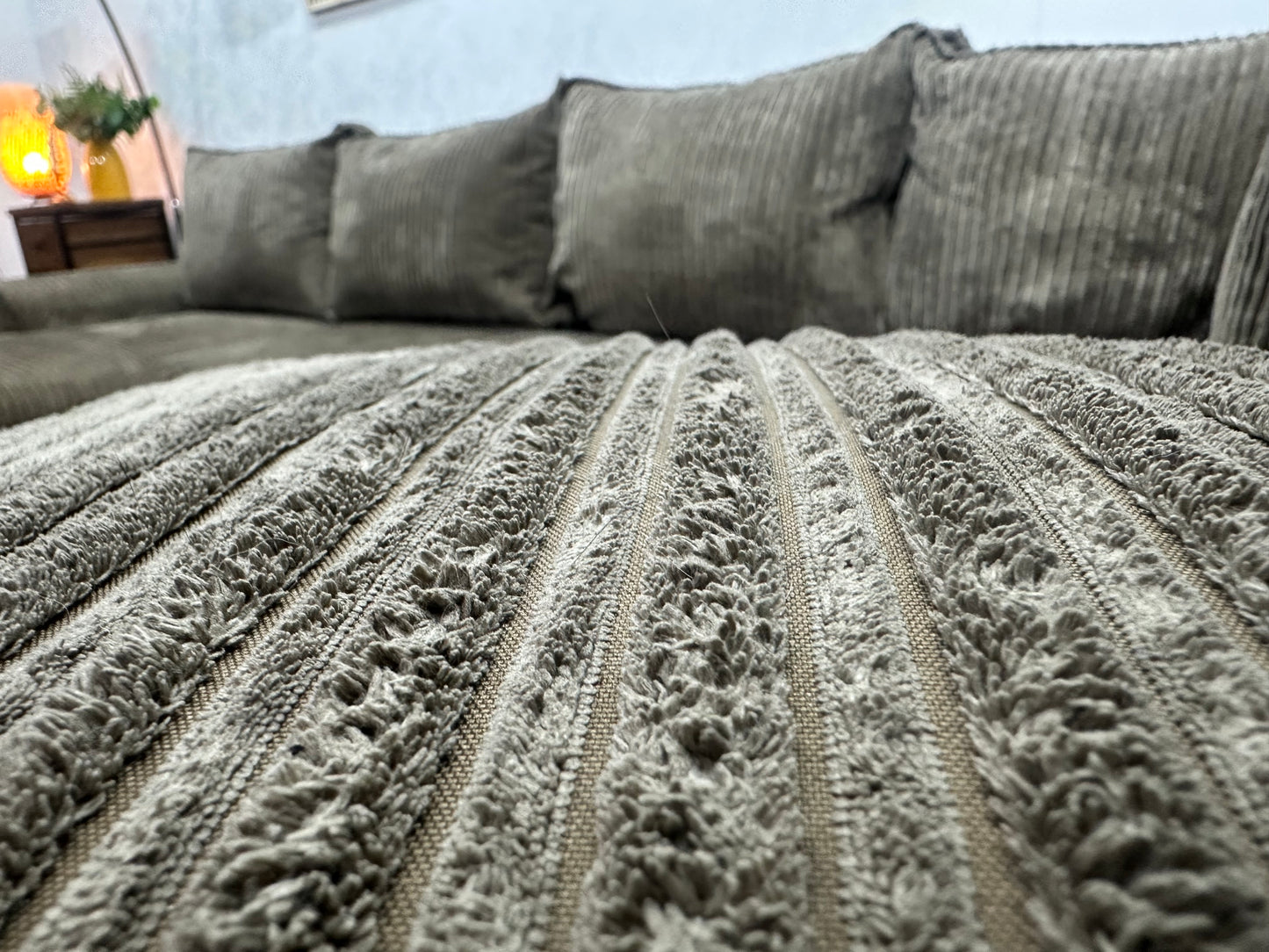 Bruine Ribstof U Bank ~ Losse Rugkussens Met Afneembare Hoezen