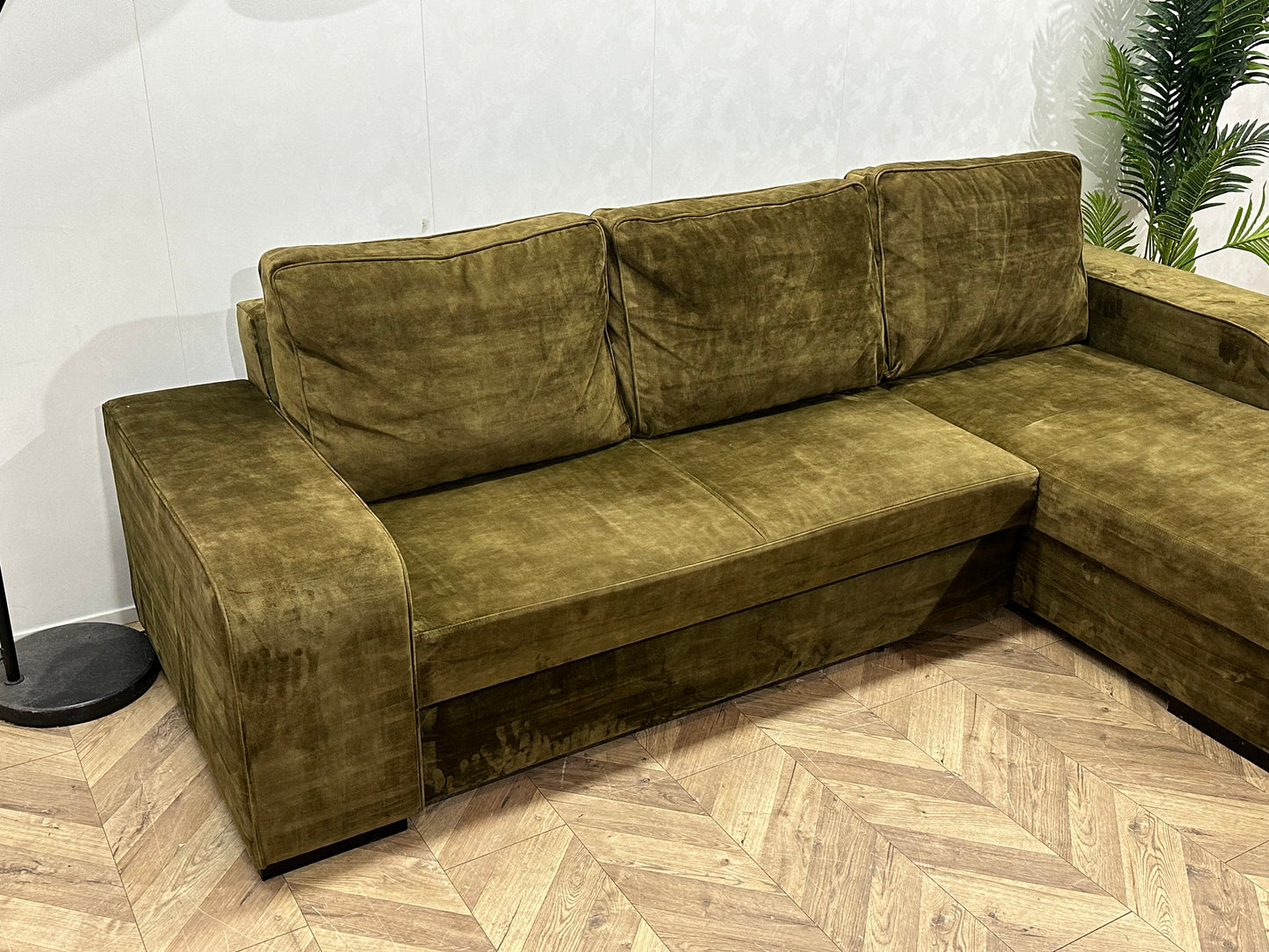 Groene Velvet Hoekbank ~ Losse Rugkussens Met Afneembare Hoezen
