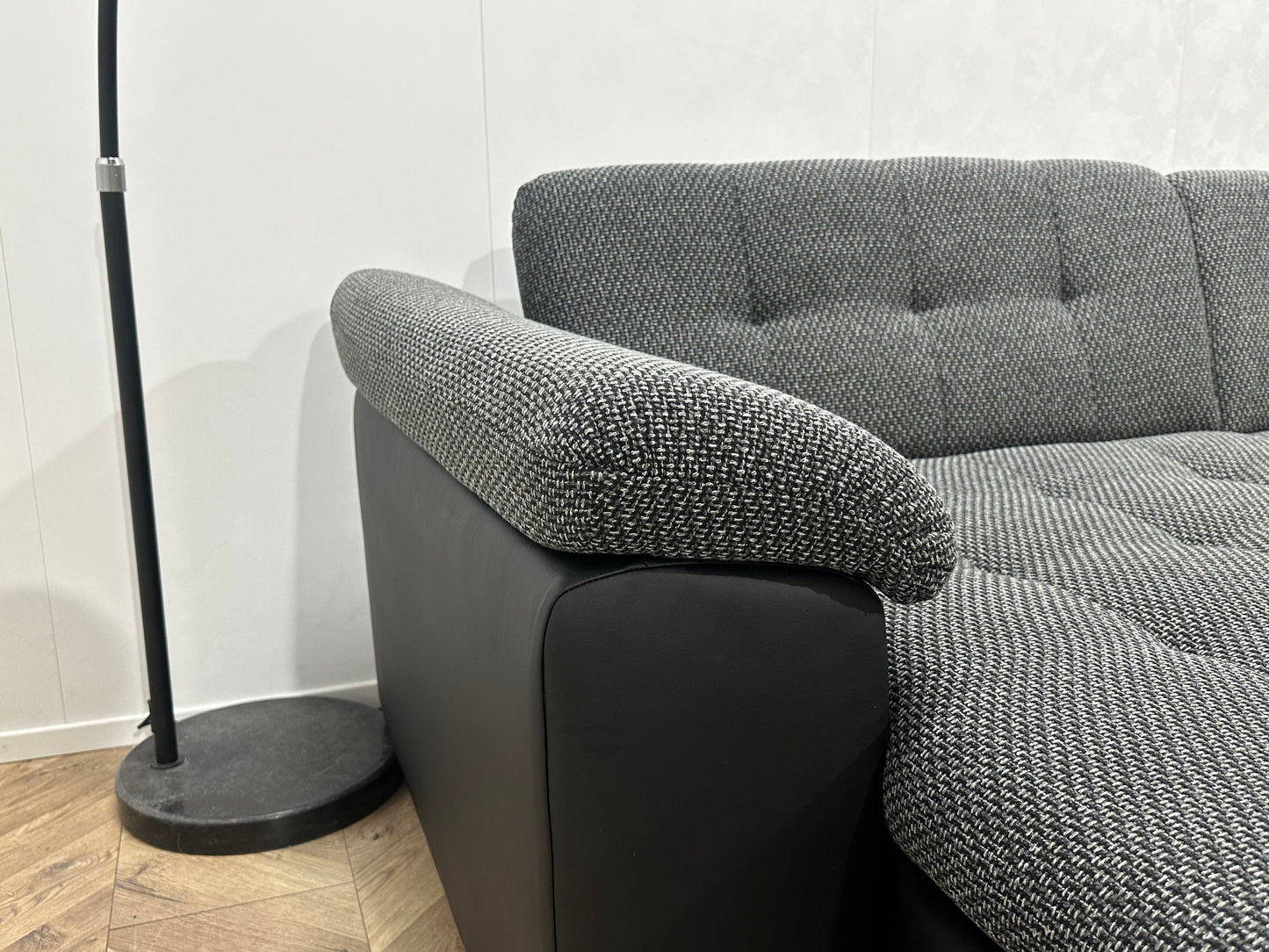 !Showroommodel! Grijze/Zwarte Stoffen/Lederen U Bank