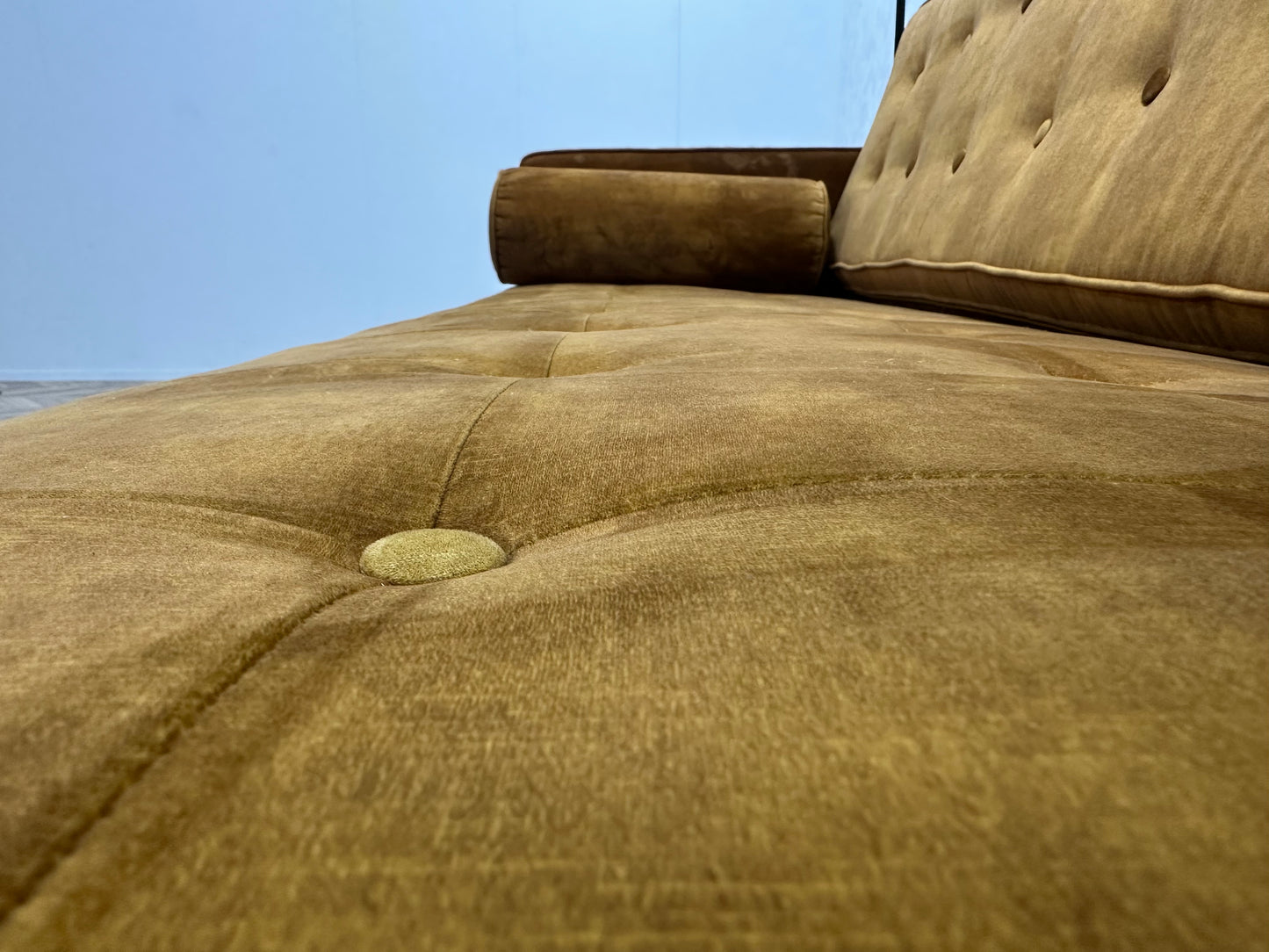 Trendhopper Gele Velvet 2.5-Zits Bank Inc Hocker ~ Losse Rugkussens Met Afneembare Hoezen