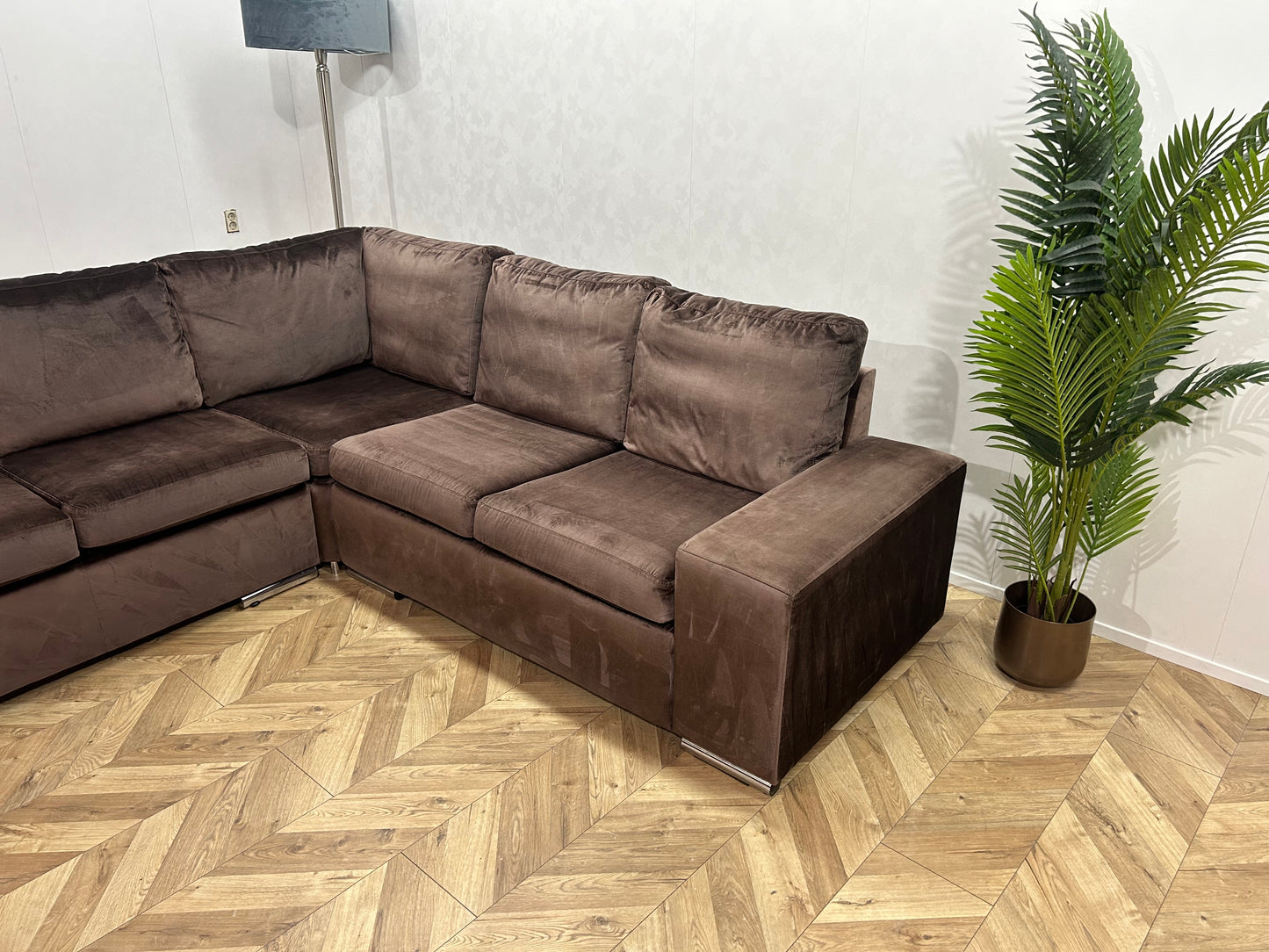 Bruine Velvet Hoekbank ~ Losse Kussens Met Afneembare hoezen