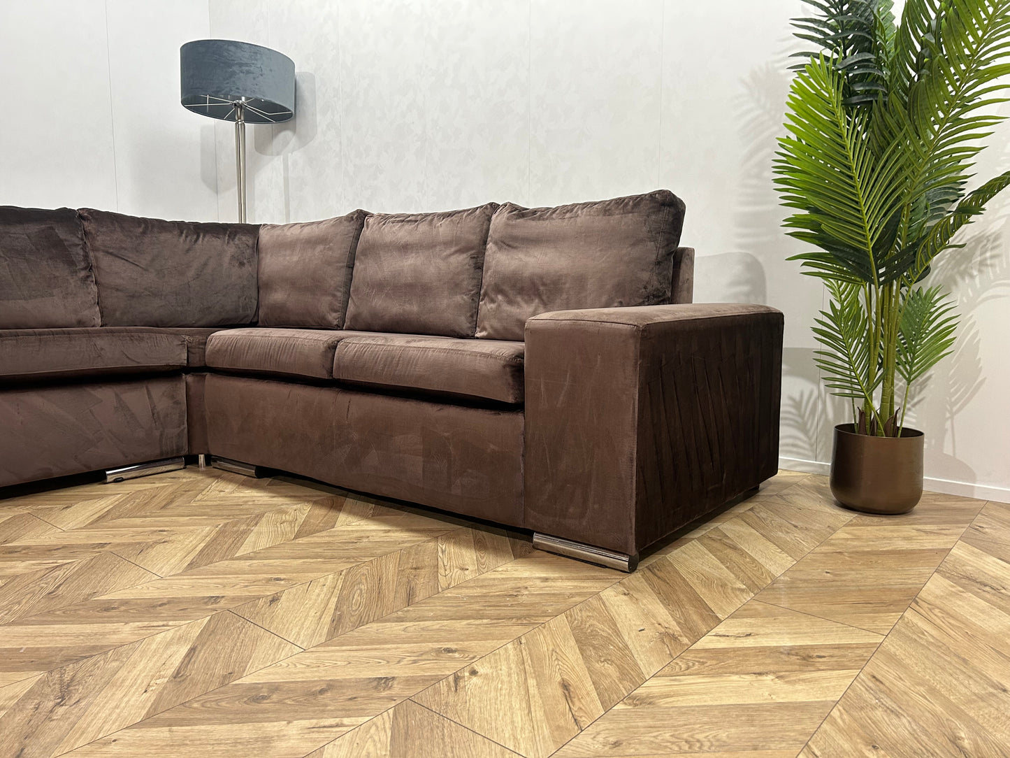 Bruine Velvet Hoekbank ~ Losse Kussens Met Afneembare hoezen