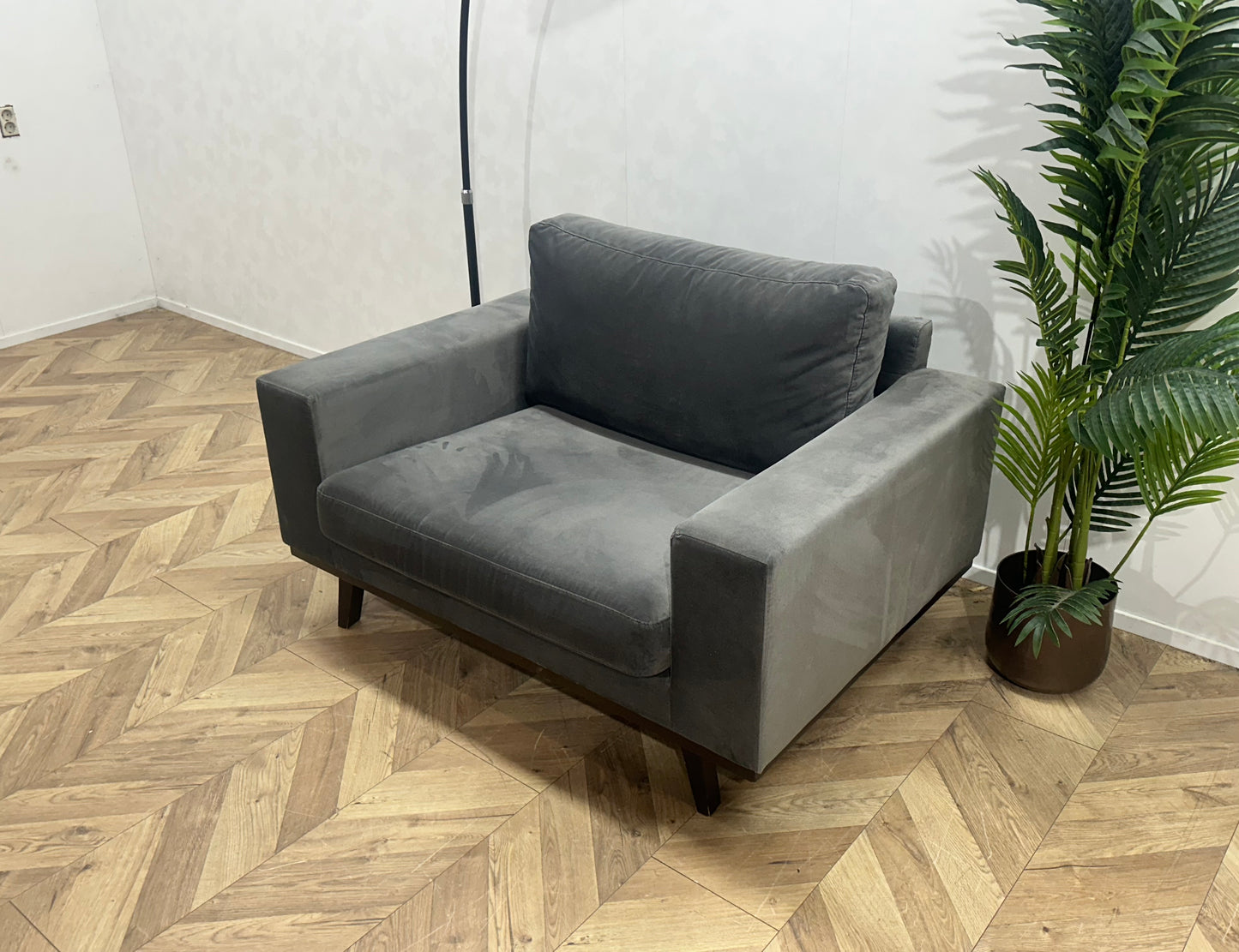 Grijze Velvet Fauteuil ~ Losse Kussens Met Afneembare Hoezen