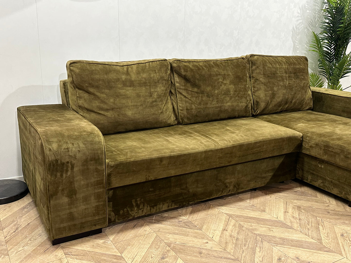 Groene Velvet Hoekbank ~ Losse Rugkussens Met Afneembare Hoezen