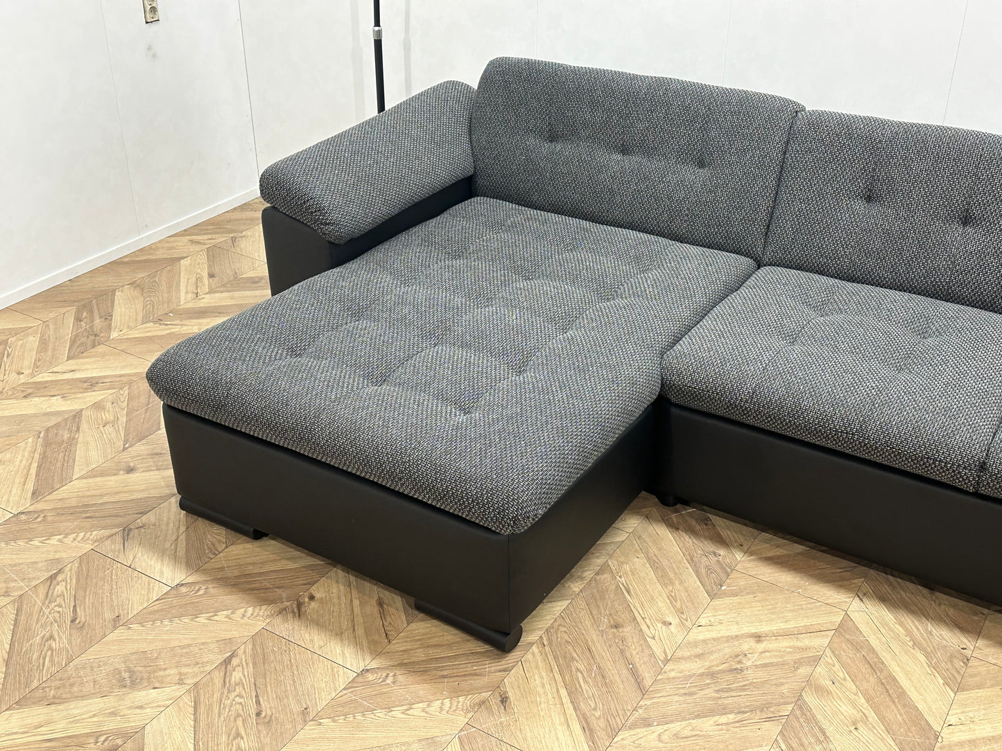 !Showroommodel! Grijze/Zwarte Stoffen/Lederen U Bank
