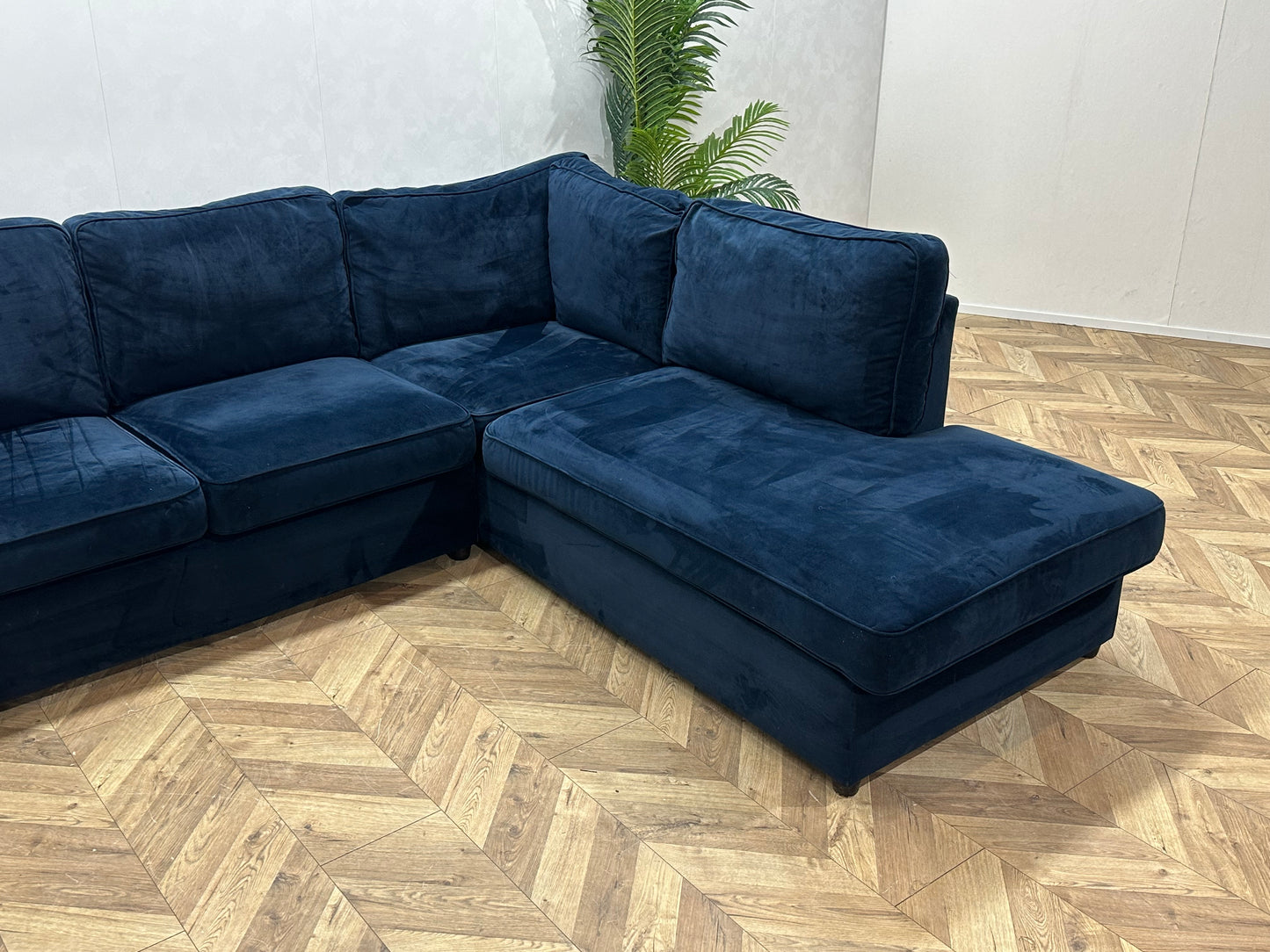 Blauwe Velvet Hoekbank ~ Losse Kussens Met Afneembare Hoezen