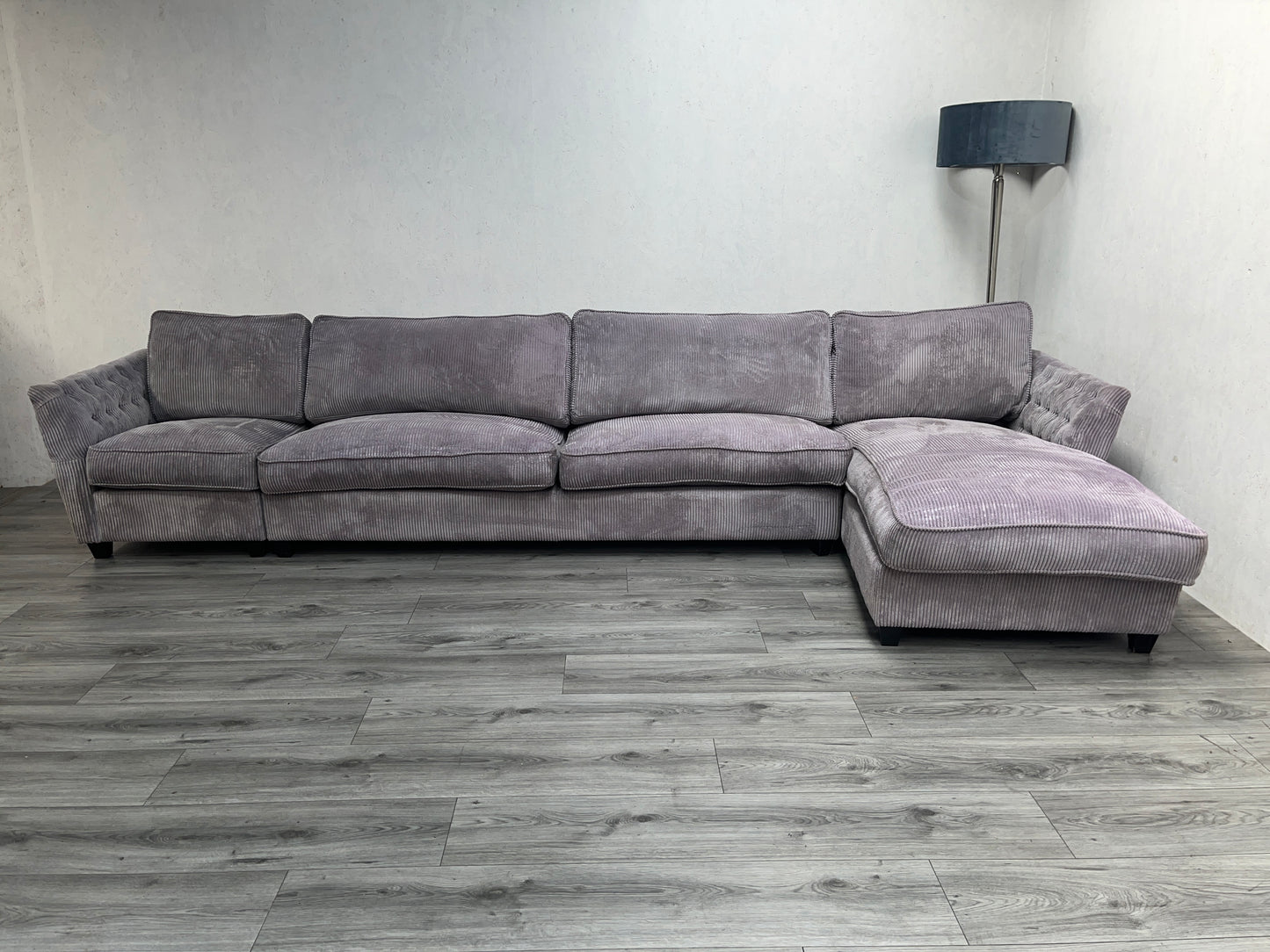 Ruime Licht Grijze Ribstof Hoekbank - Banken Bazaar