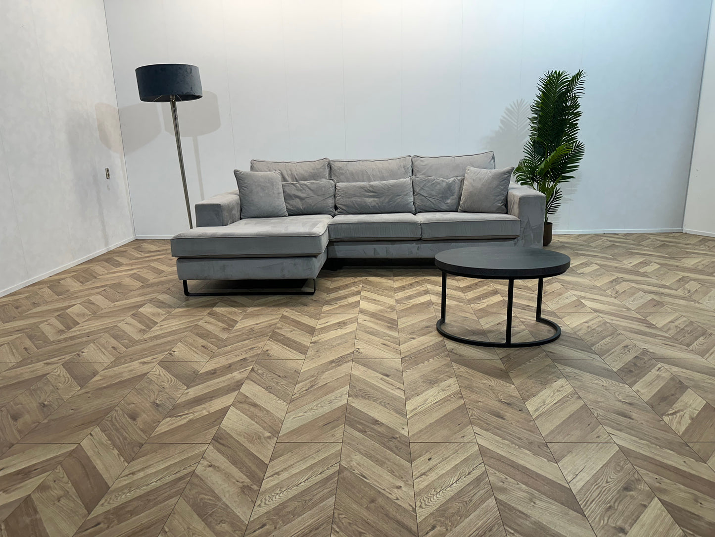 Licht Grijze Velvet Hoekbank ~ Losse Kussens Met Afneembare Hoezen