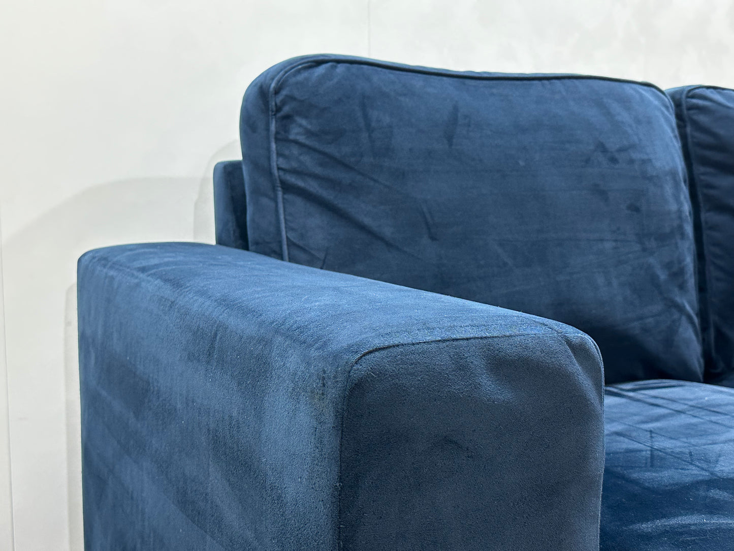 Blauwe Velvet Hoekbank ~ Losse Kussens Met Afneembare Hoezen
