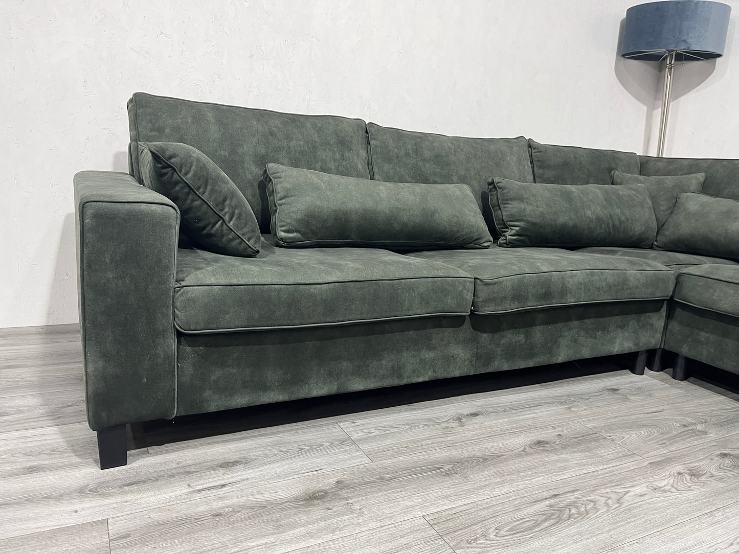Ruime Donker Groene Velvet Hoekbank ~ Nieuwstaat