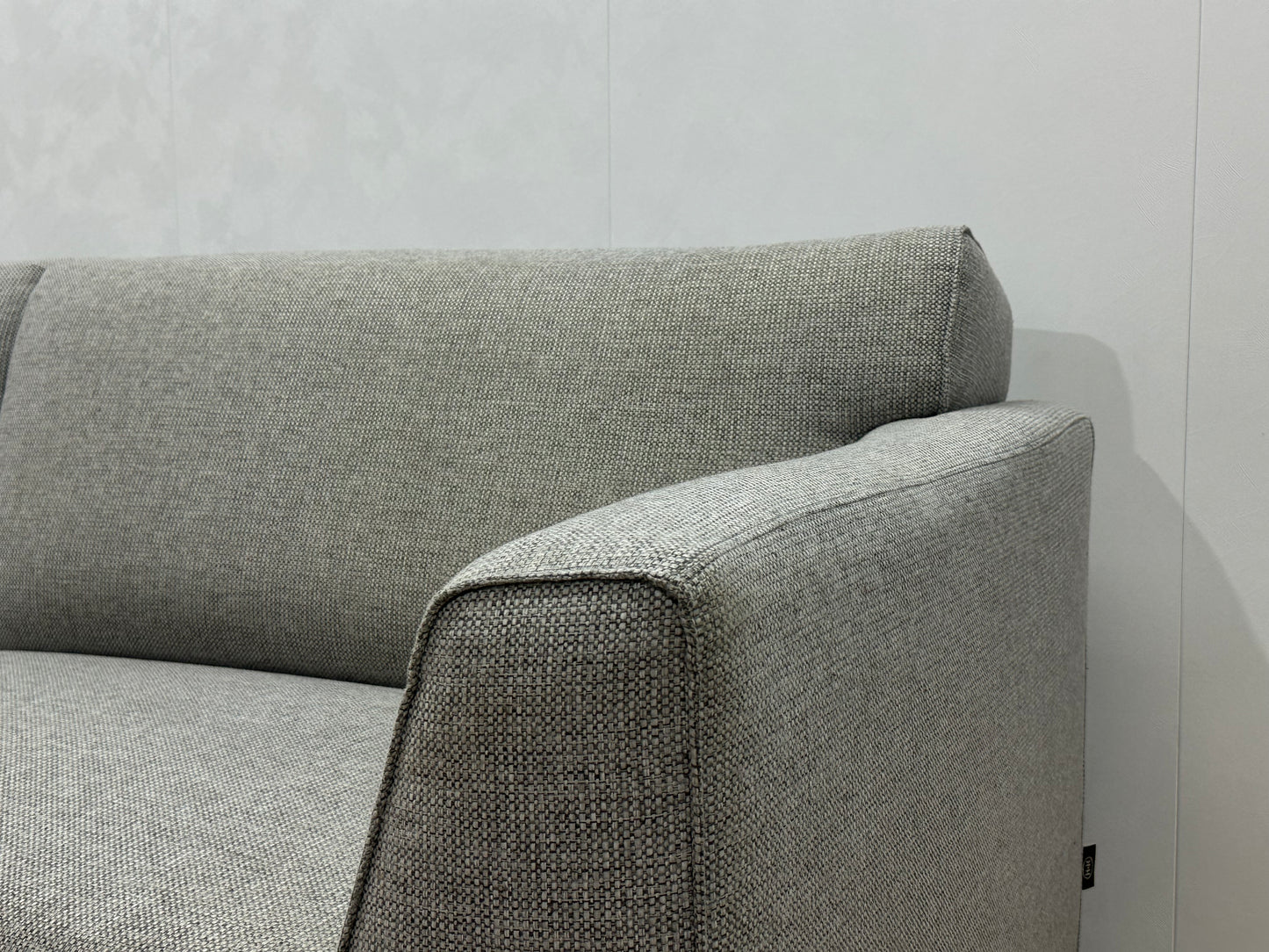 H&H Licht Grijze 2.5-Zits Bank Inc Hocker ~ Vaste Kussens