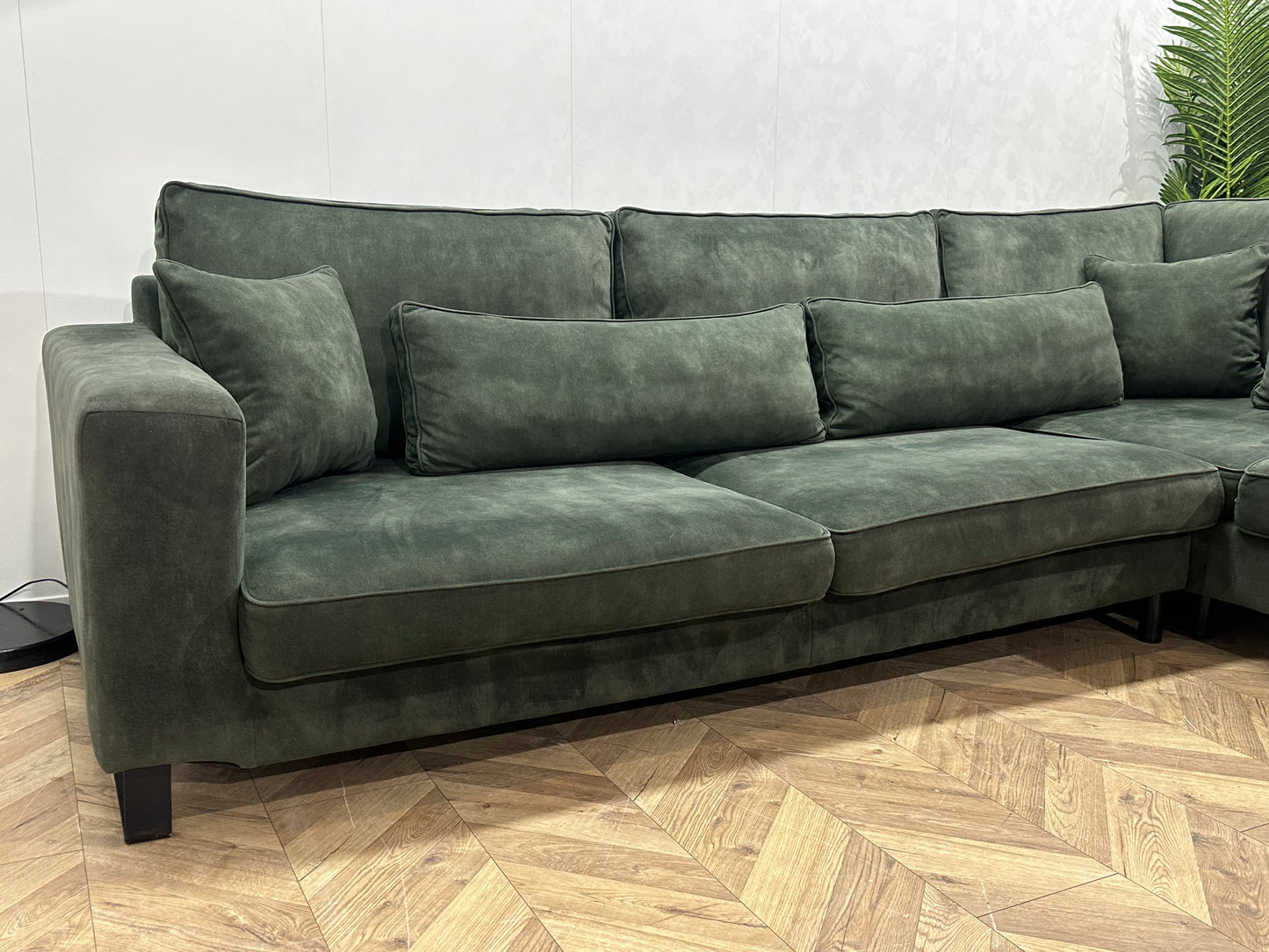 Donker Groene Velvet Hoekbank ~ Losse Kussens Met Afneembare Hoezen