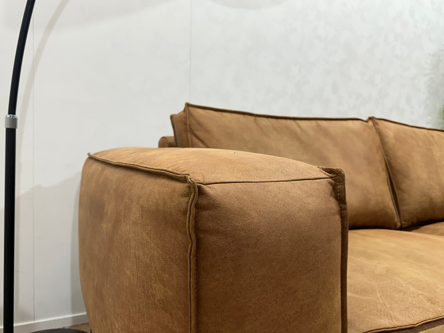 Trendhopper Cognac Bruine Suède Lederen 2.5-Zits Bank ~ Losse Rugkussens Met Afneembare Hoezen