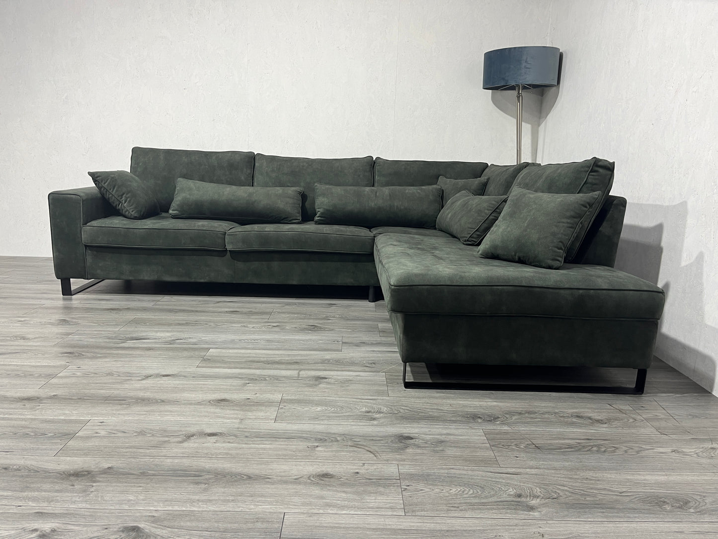 Ruime Donker Groene Velvet Hoekbank ~ Nieuwstaat