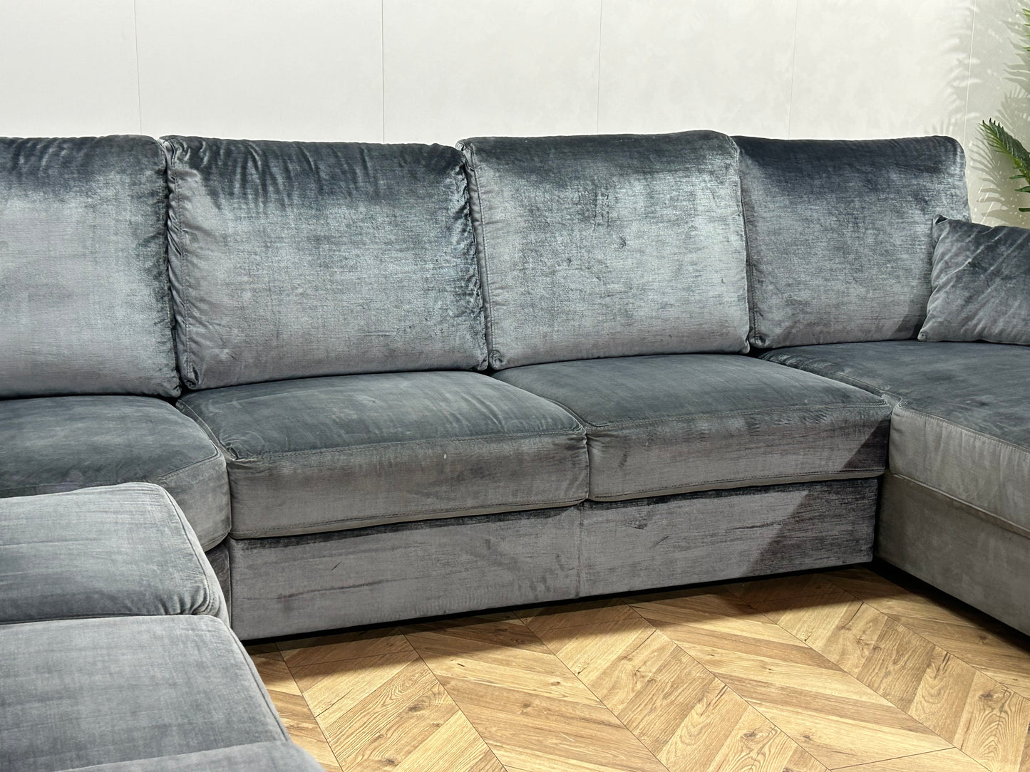 Licht Grijze Velvet U Bank ~ Losse Rugkussens Met Afneembare Hoezen