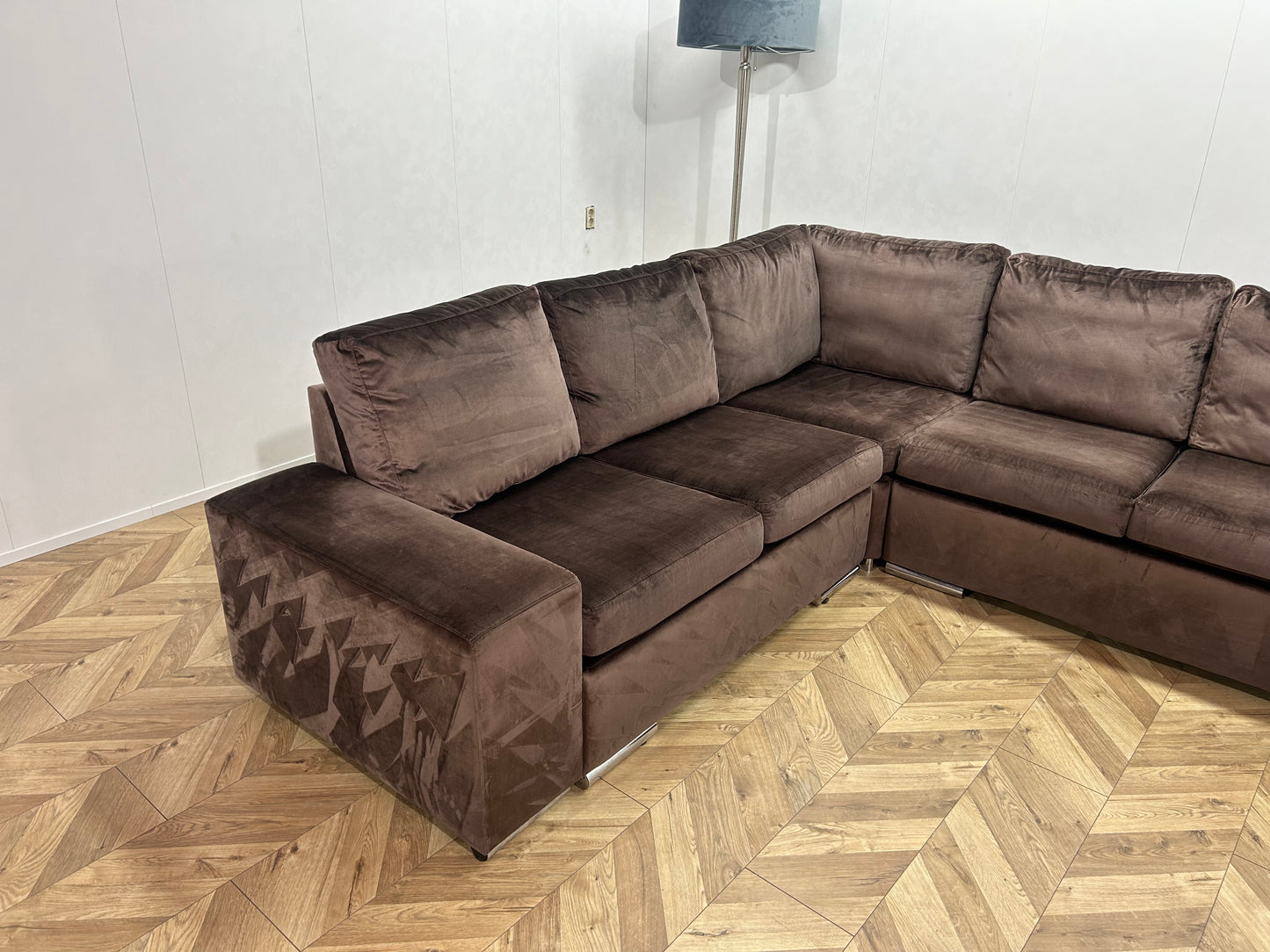 Bruine Velvet Hoekbank ~ Losse Kussens Met Afneembare hoezen