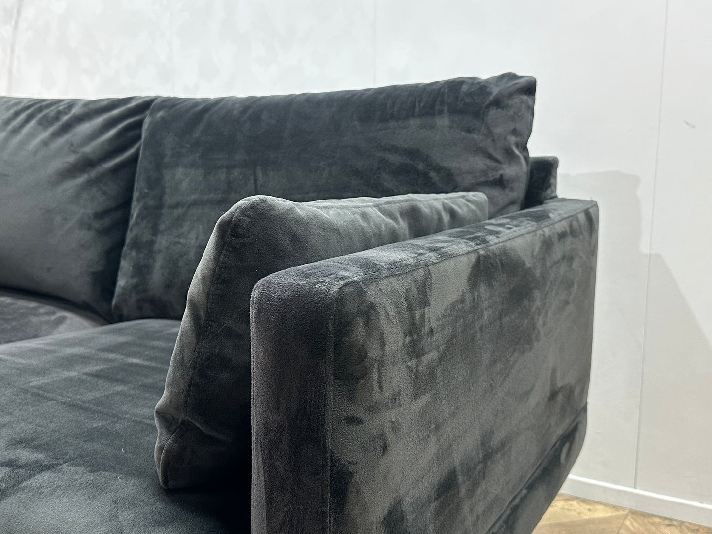 Zwart Velvet 2-Zits Bank ~ Losse Kussens Met Afneembare Hoezen