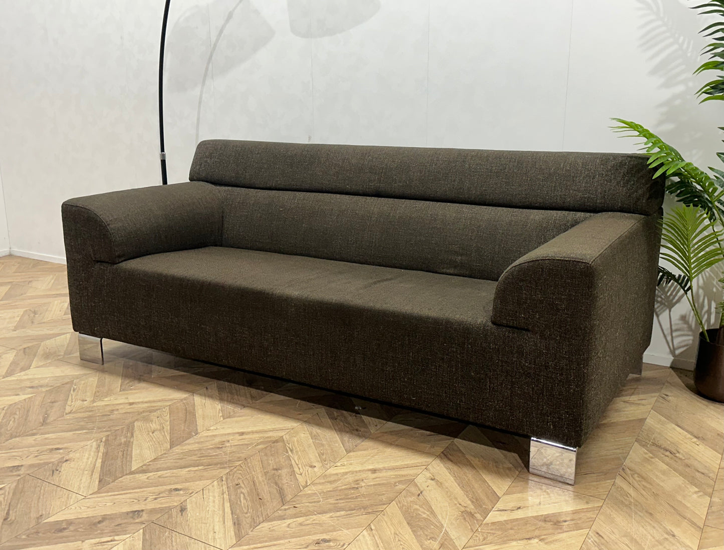 Bruine 2.5-Zits Bank Inc Hocker ~ Vaste Kussens