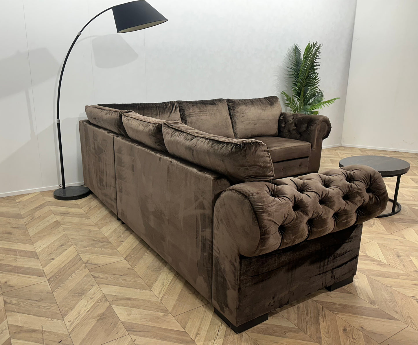 Eric Kuster Bruine Velvet Hoekbank ~ Losse Rugkussens Met Afneembare Hoezen