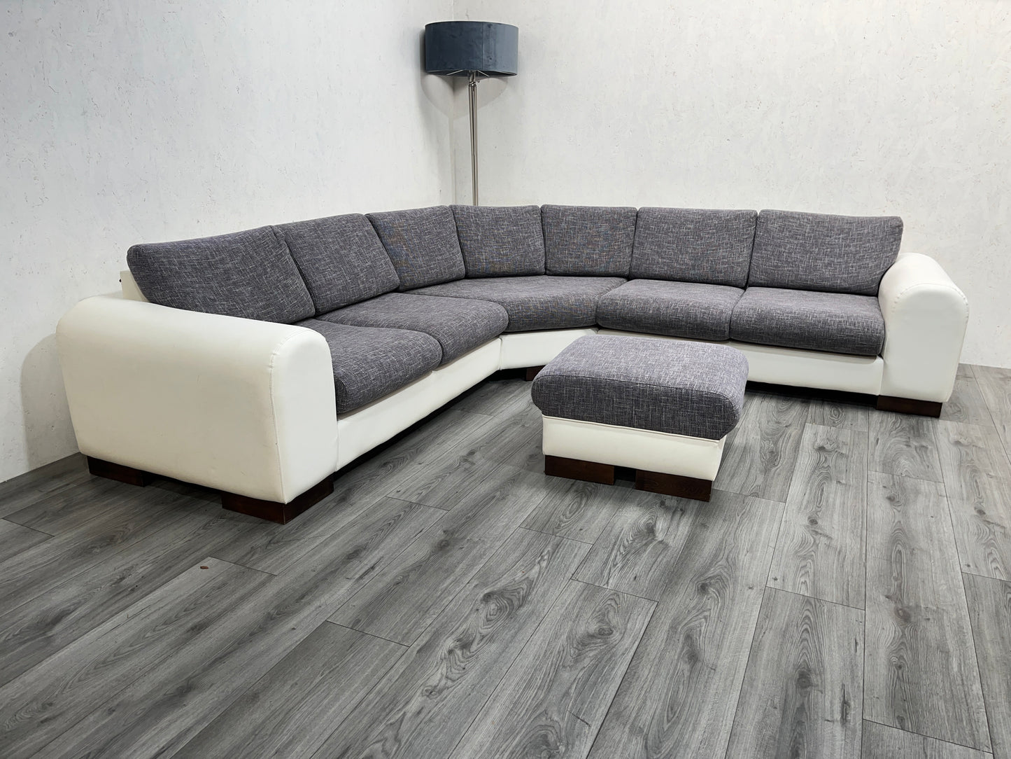 Wit / Grijze, Echt Lederen / Stoffen Hoekbank Inc. hocker - Banken Bazaar