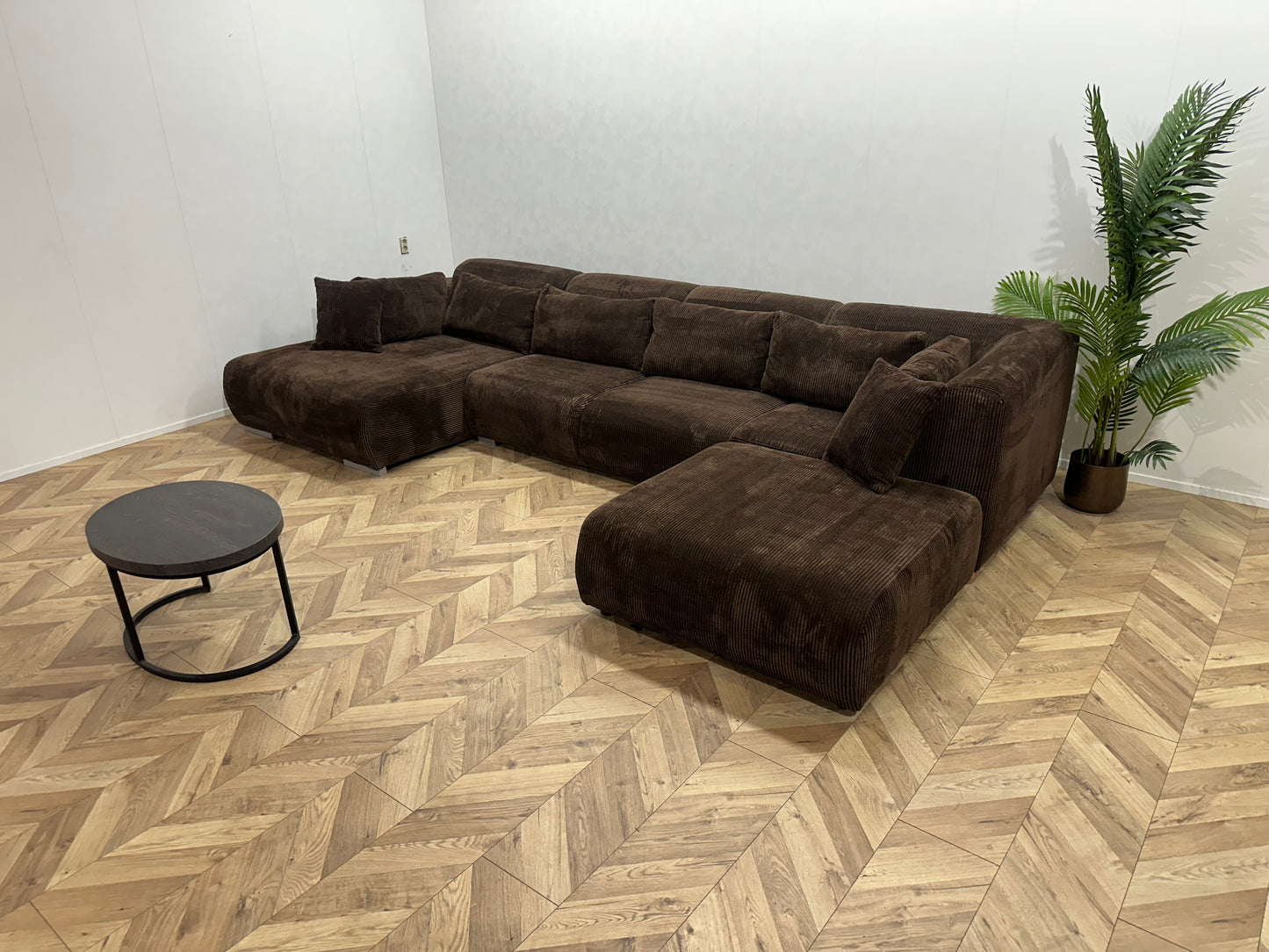 Bruine Ribstof U Bank ~ Losse Rugkussens Met Afneembare Hoezen