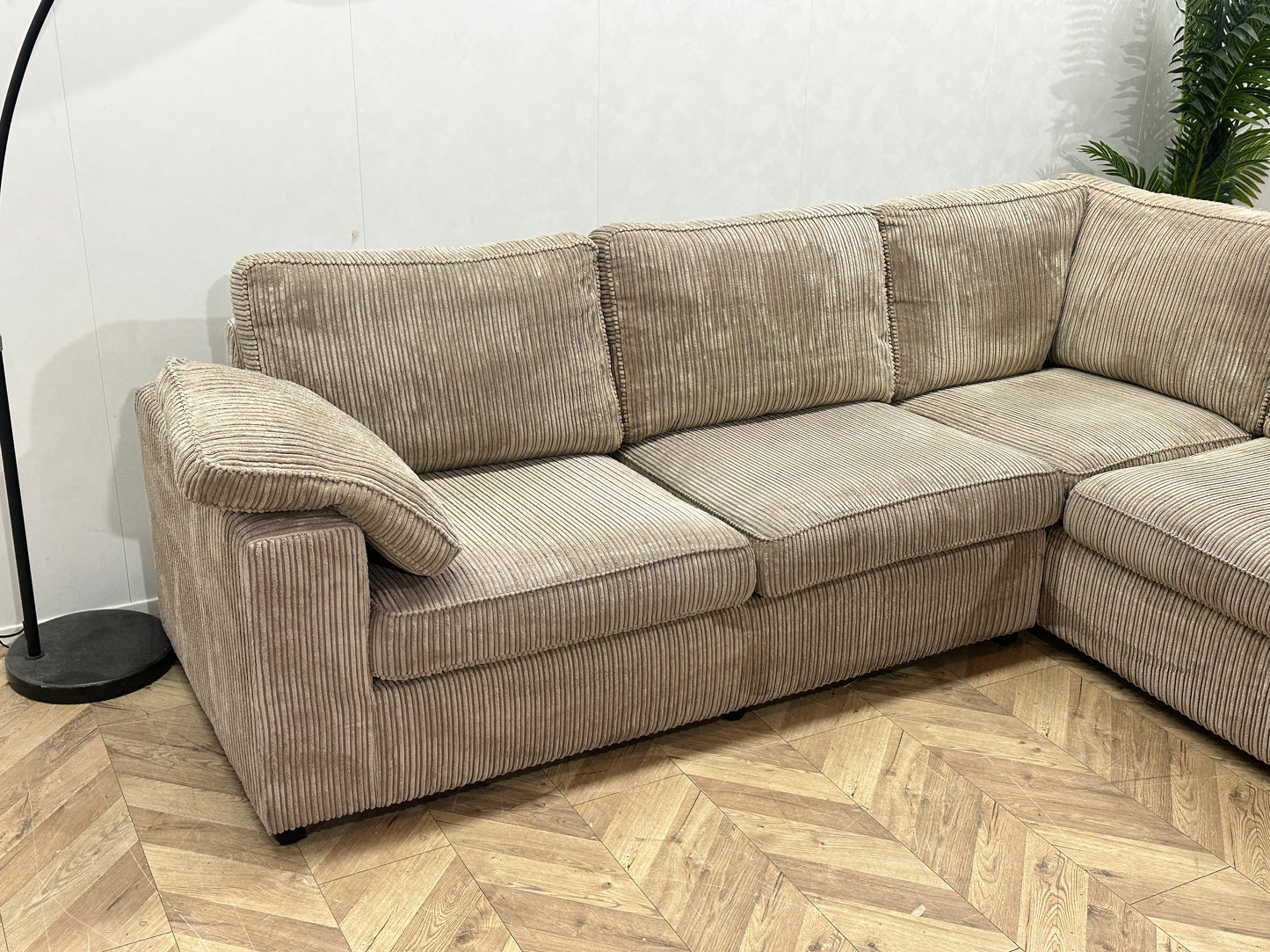 Beige Ribstof Hoekbank ~ Losse Kussens Met Afneembare Hoezen