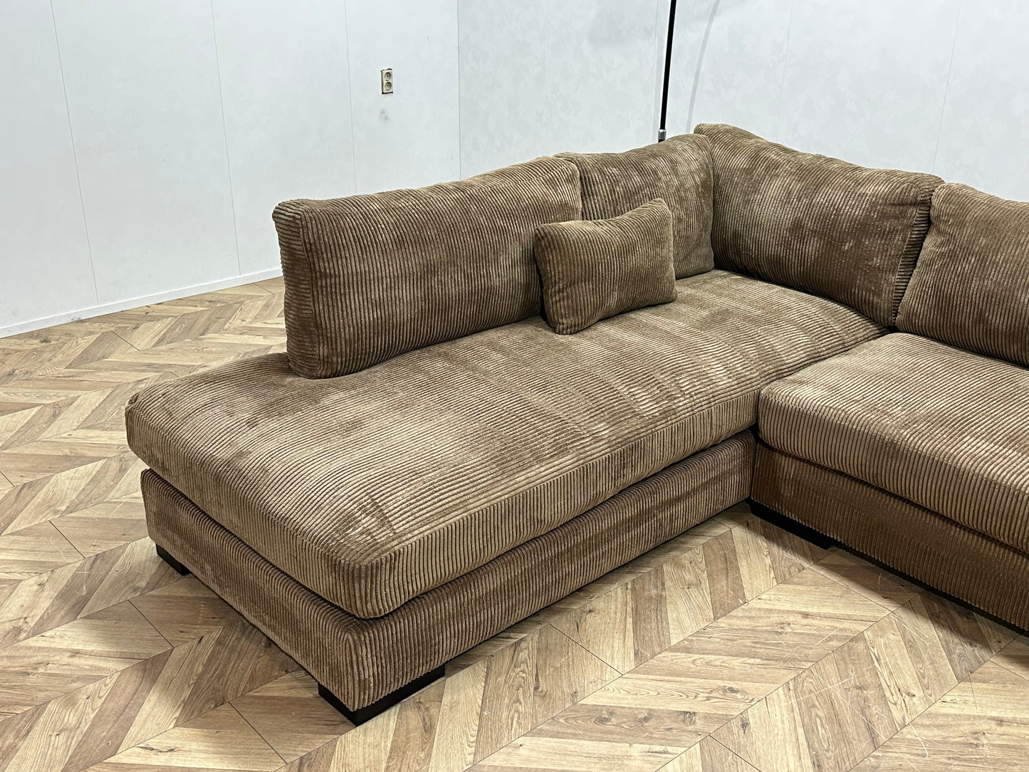 Taupe/Licht Bruine Ribstof Hoekbank ~ Losse Kussens Met Afneembare Hoezen