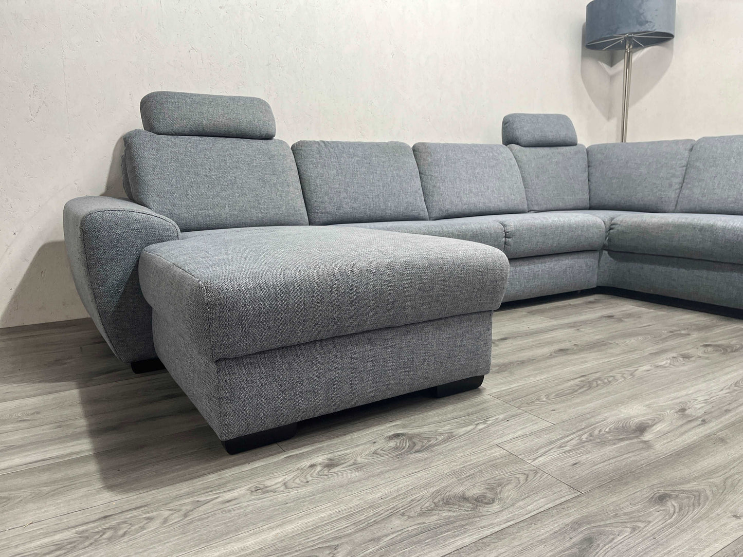 Licht Grijs / Blauwe U Bank Met Slaapfunctie ~ Nieuwstaat