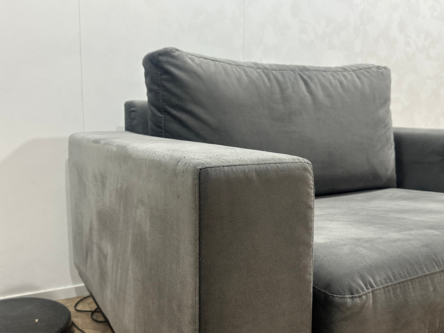 Grijze Velvet Fauteuil ~ Losse Kussens Met Afneembare Hoezen