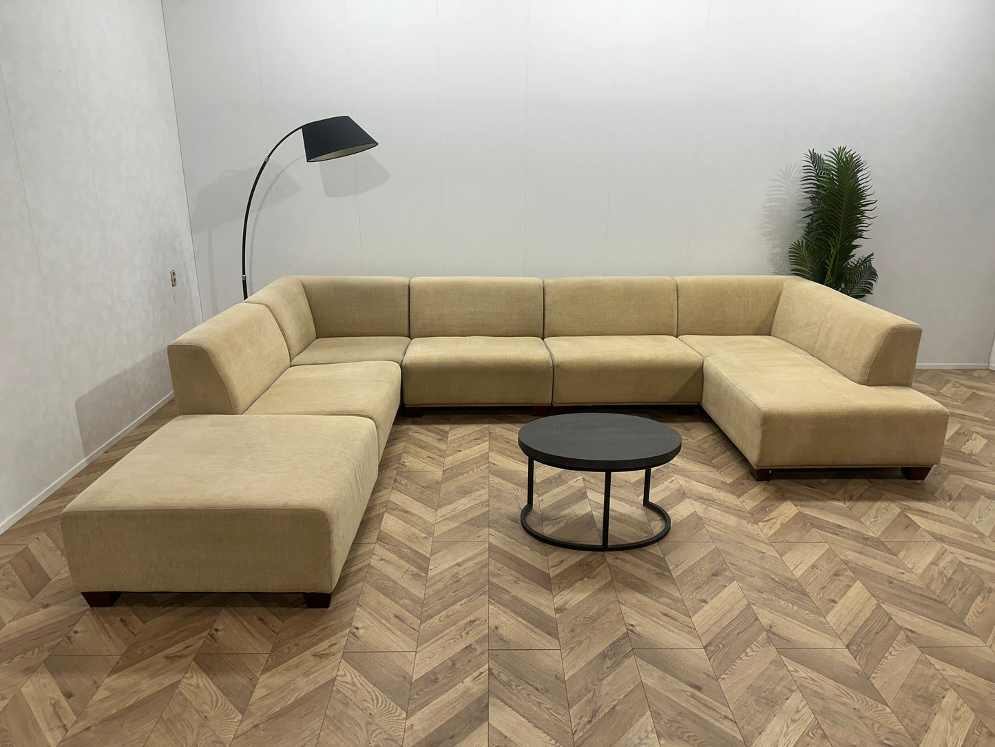 Montèl Beige Ruime U Bank ~ Vaste Kussens