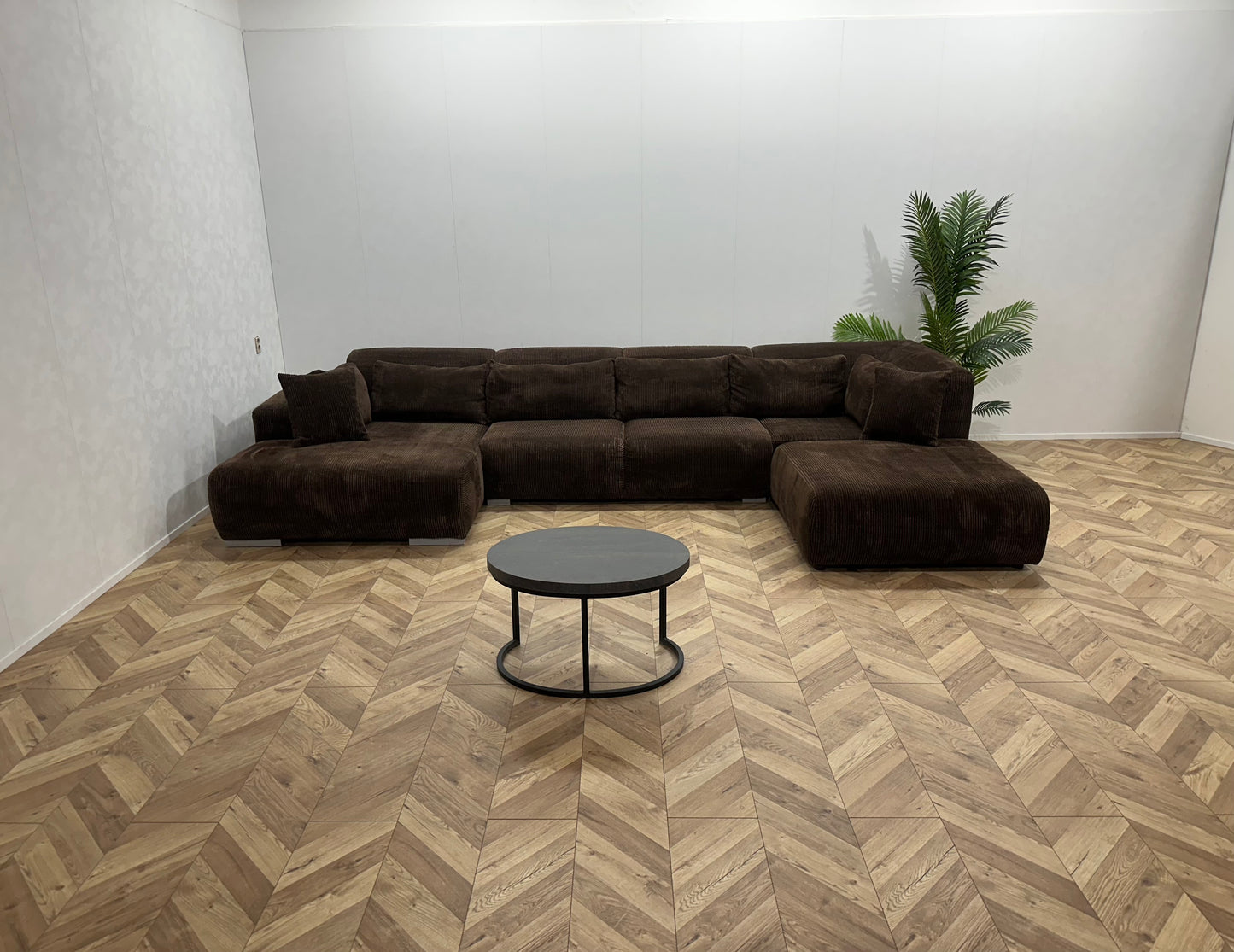 Bruine Ribstof U Bank ~ Losse Rugkussens Met Afneembare Hoezen