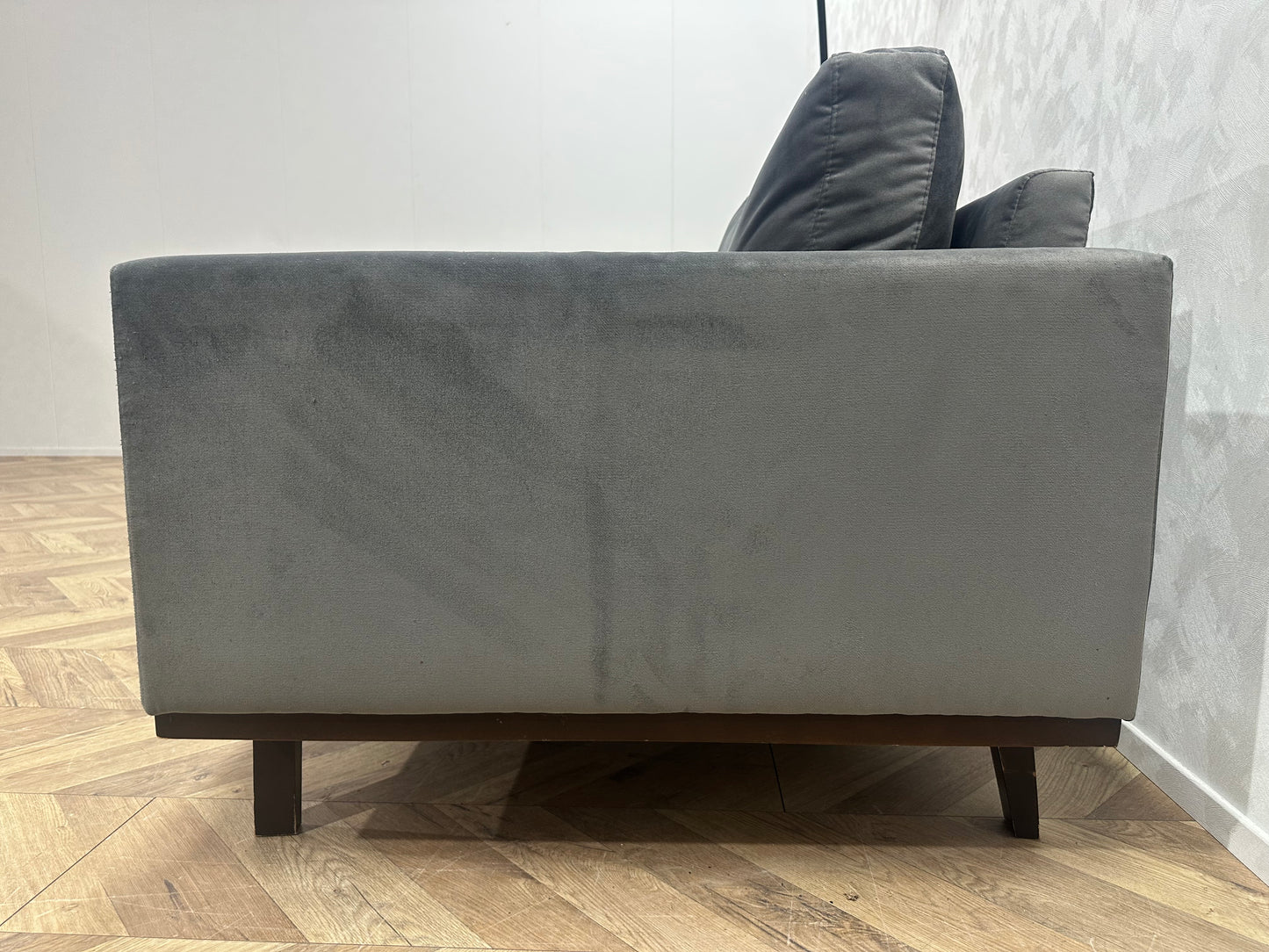 Grijze Velvet Fauteuil ~ Losse Kussens Met Afneembare Hoezen