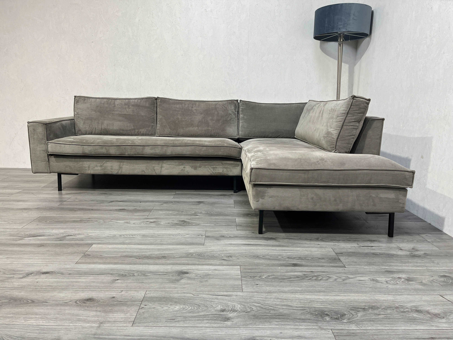 Licht Grijze Wood Ribstof Hoekbank ~ Nieuwstaat - Banken Bazaar