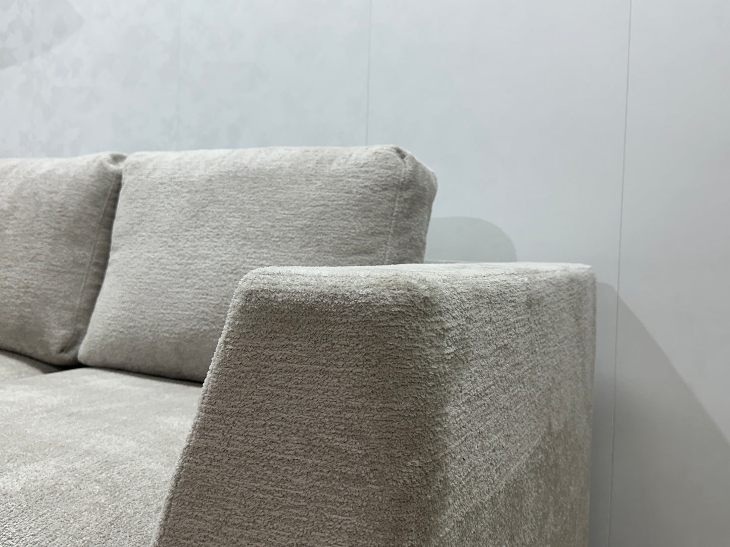 Witte Bouclé Design Bank ~ Losse Kussens Met Afneembare Hoezen
