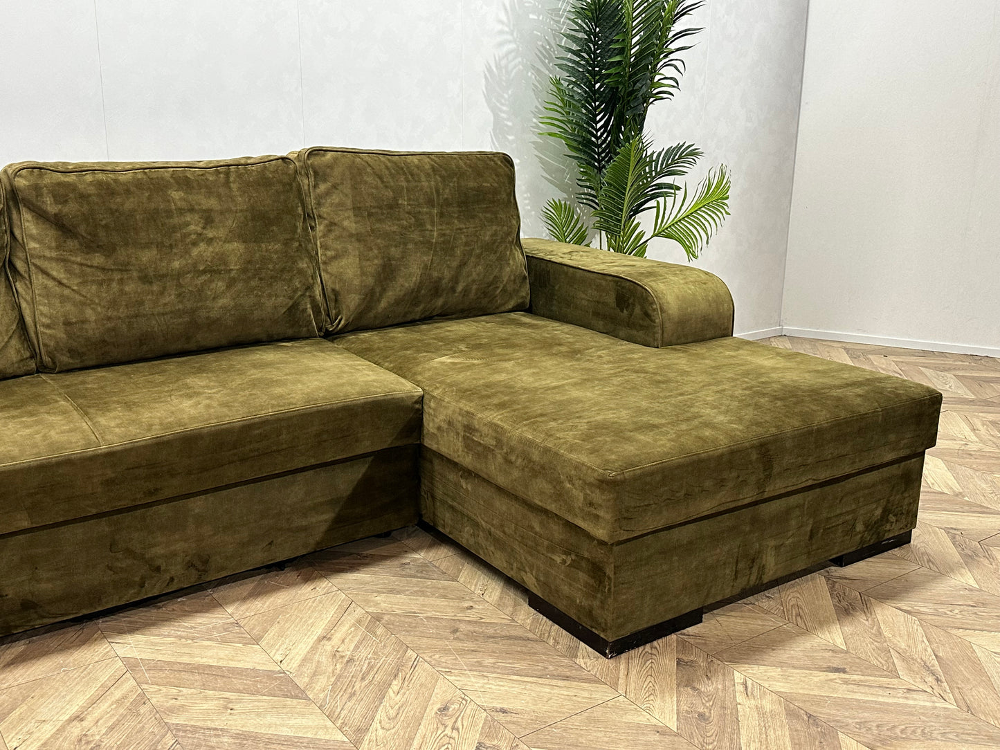 Groene Velvet Hoekbank ~ Losse Rugkussens Met Afneembare Hoezen