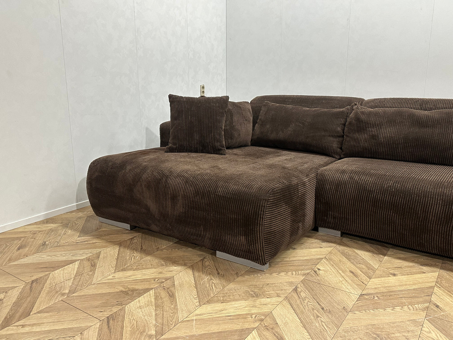 Bruine Ribstof U Bank ~ Losse Rugkussens Met Afneembare Hoezen