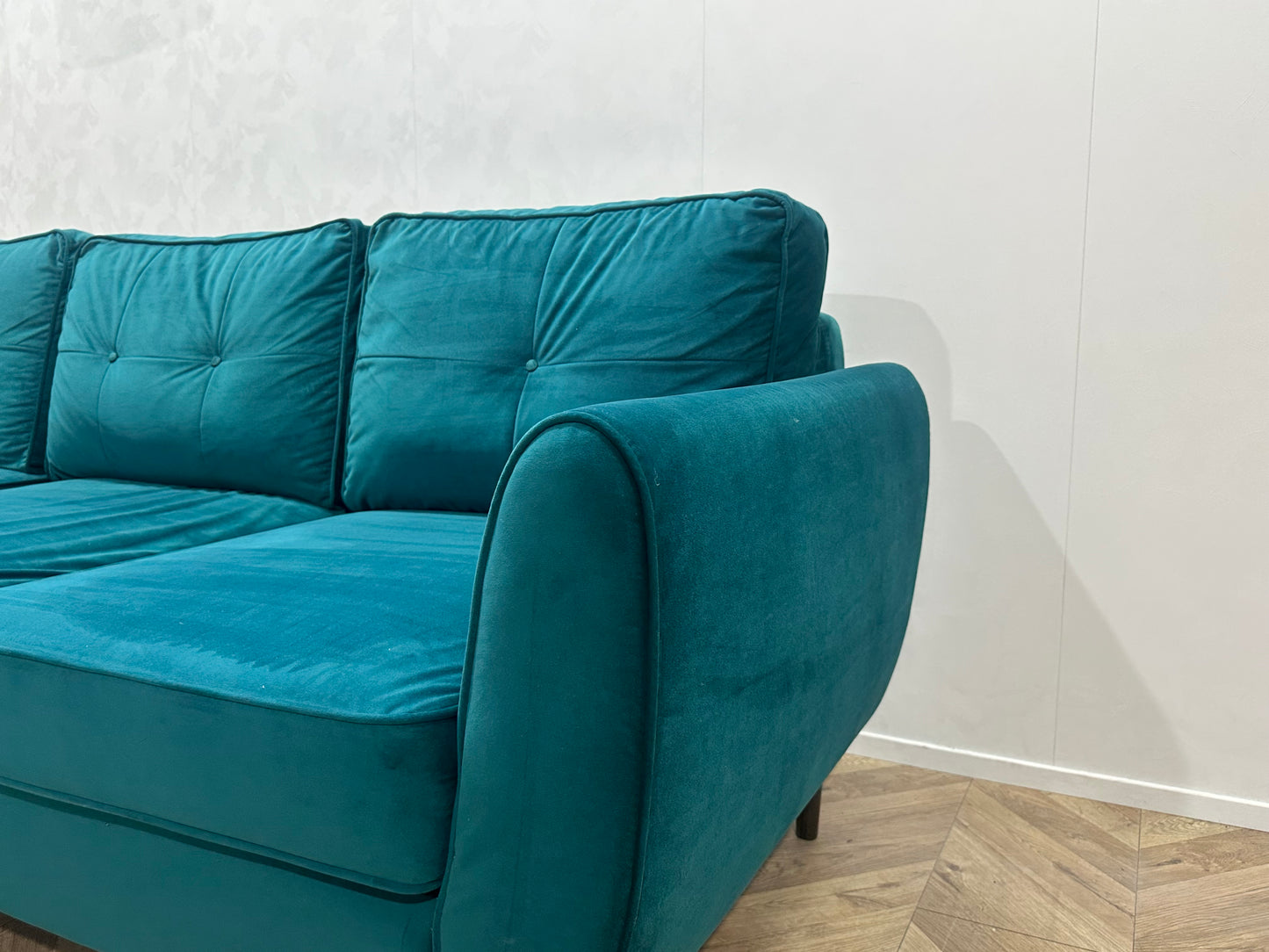Blauwe Velvet Hoekbank ~ Losse Kussens Met Afneembare Hoezen